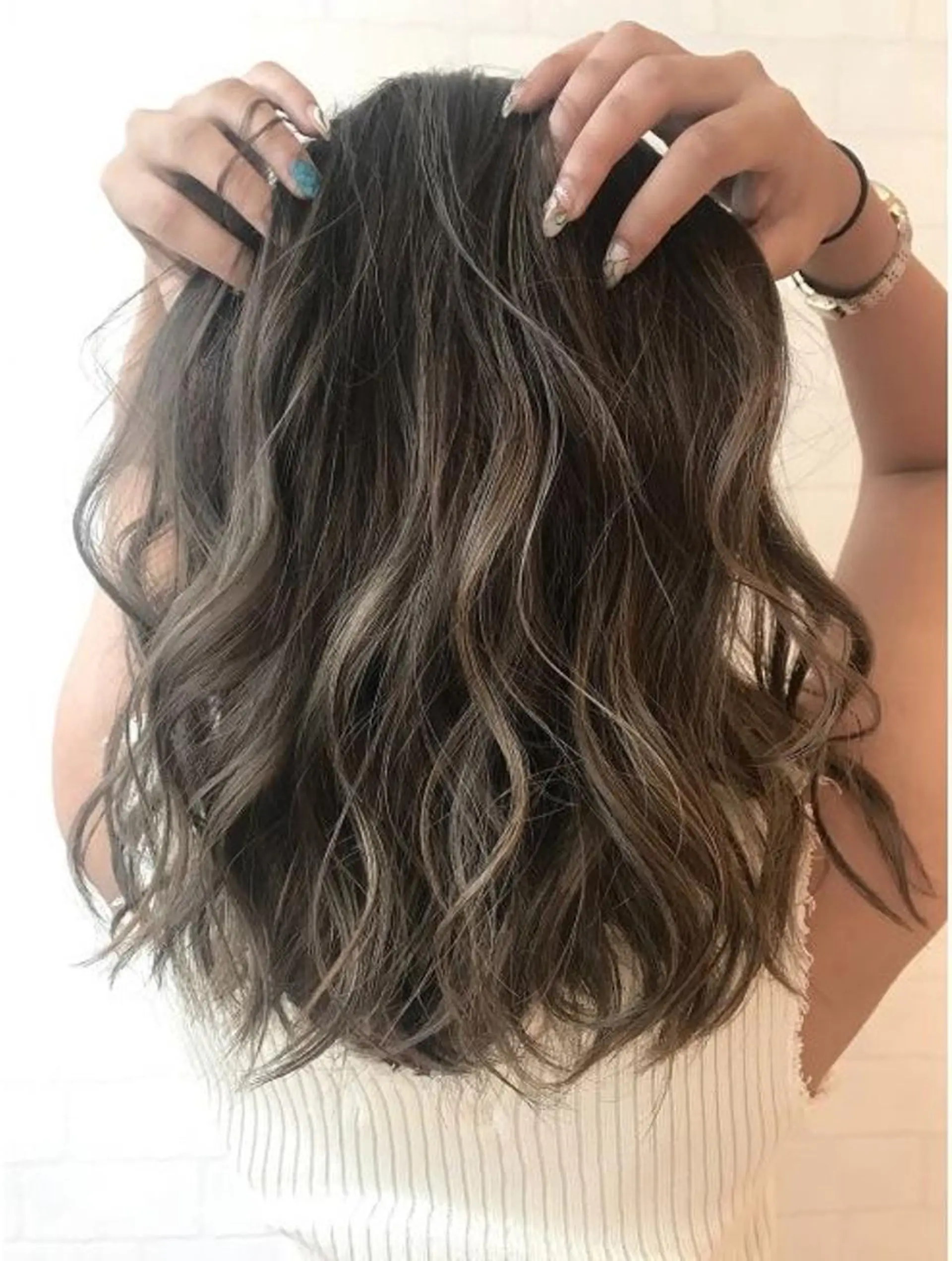 セミロング カラー パーマ Helm所属・久次米 智人のヘアスタイル