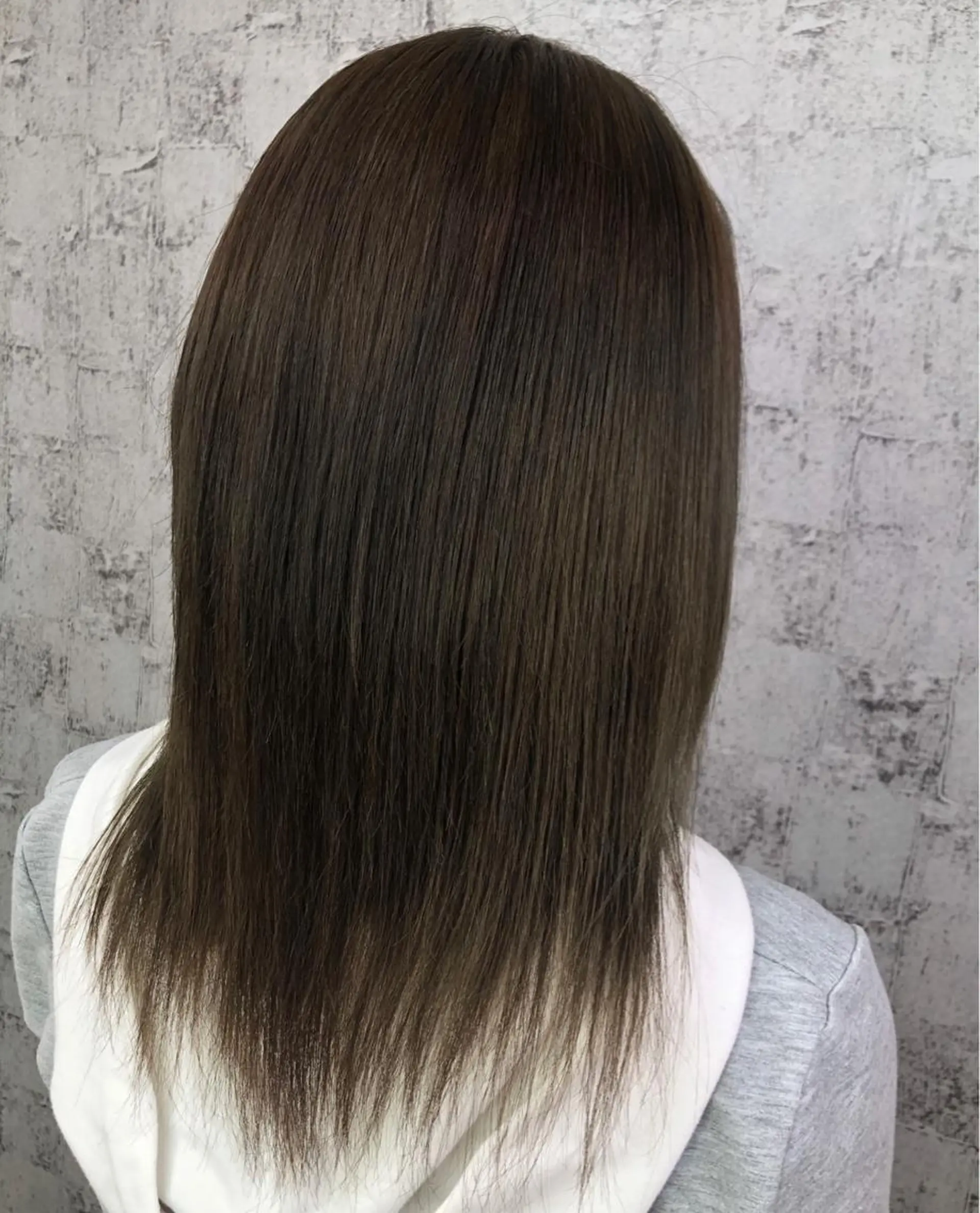 ミディアム カラー ブリーチ ダブルカラー イルミナカラー ベージュ/インナー カラー🤍Rieのヘアスタイル