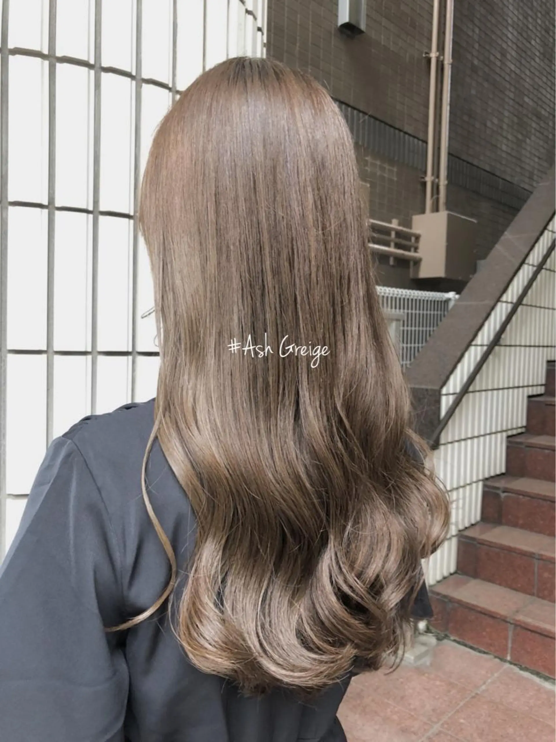 ロング カラー アッシュ アッシュグレー アッシュグレージュ ミストバング ベージュカラー 【垢抜け大人髪】 TIARA西山のヘアスタイル