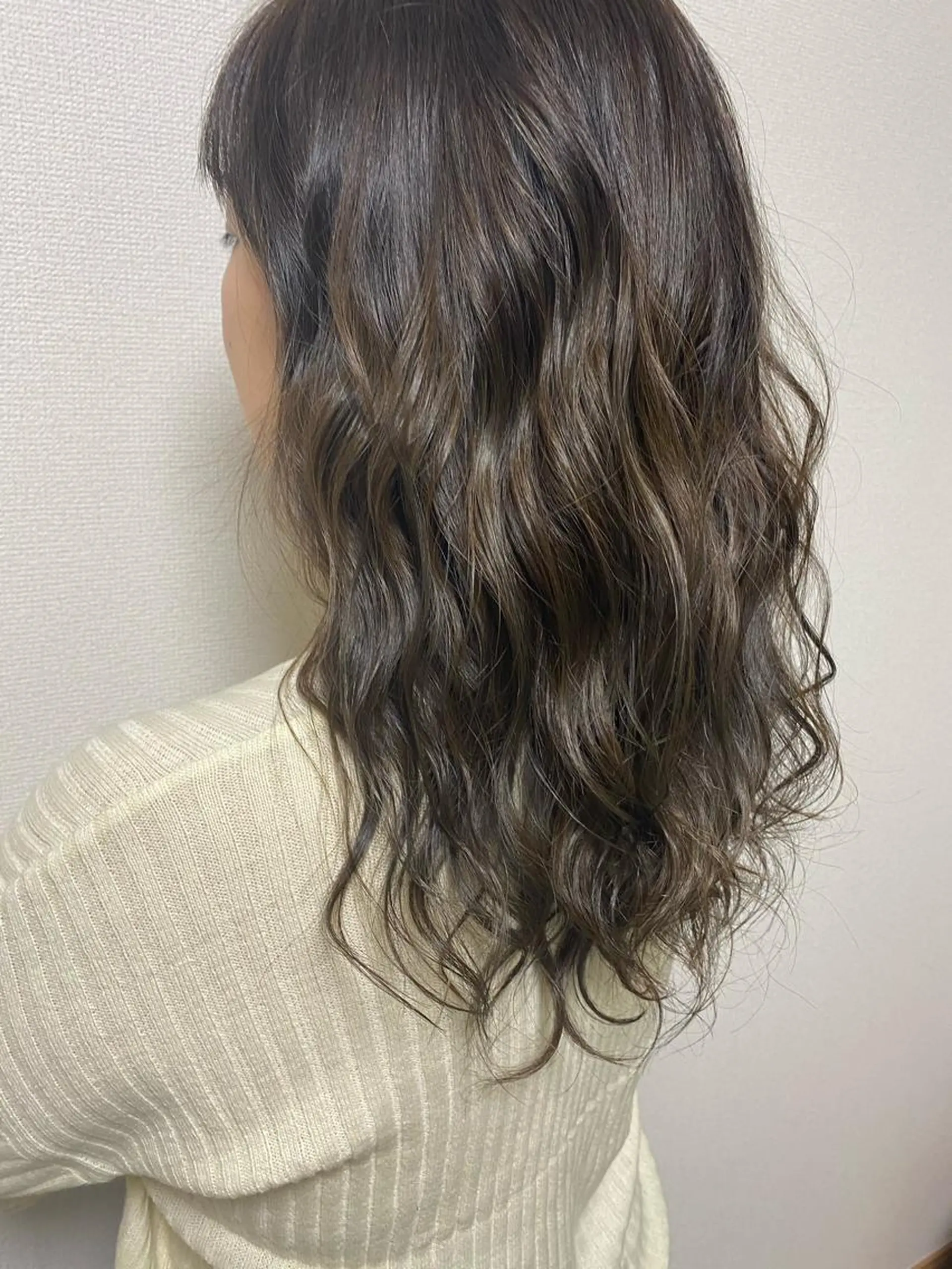 セミロング カラー 透明感カラー 小顔カット得意🌟 岩渕麻由のヘアスタイル