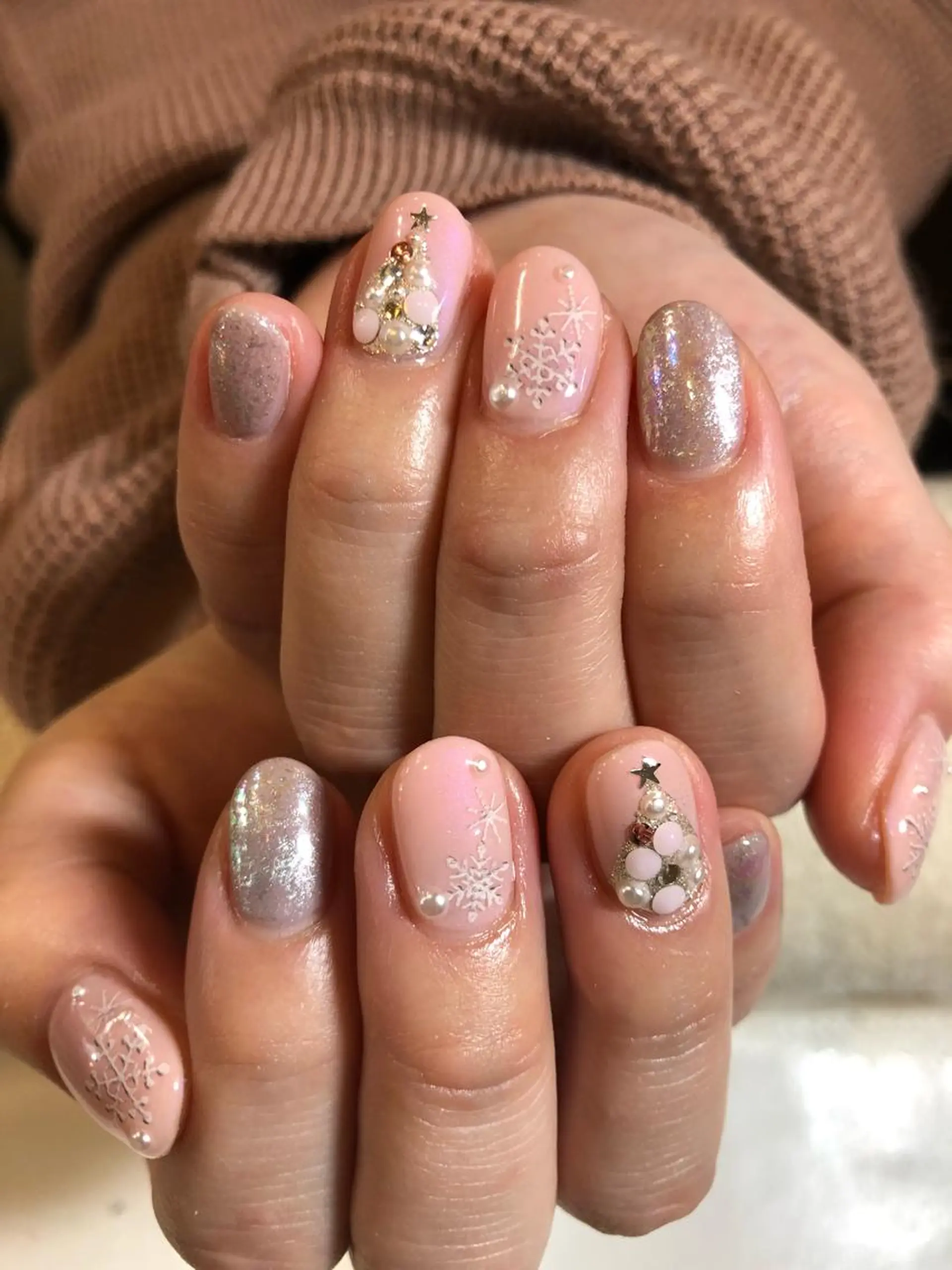 ネイル 冬ネイル クリスマス パラジェル lira nailのネイルデザイン