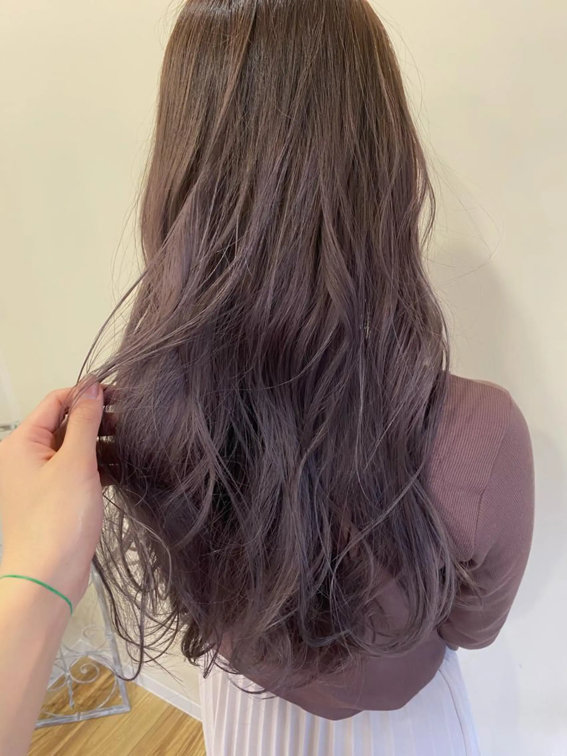 セミロング パープルカラー 北山 なるみのヘアスタイル