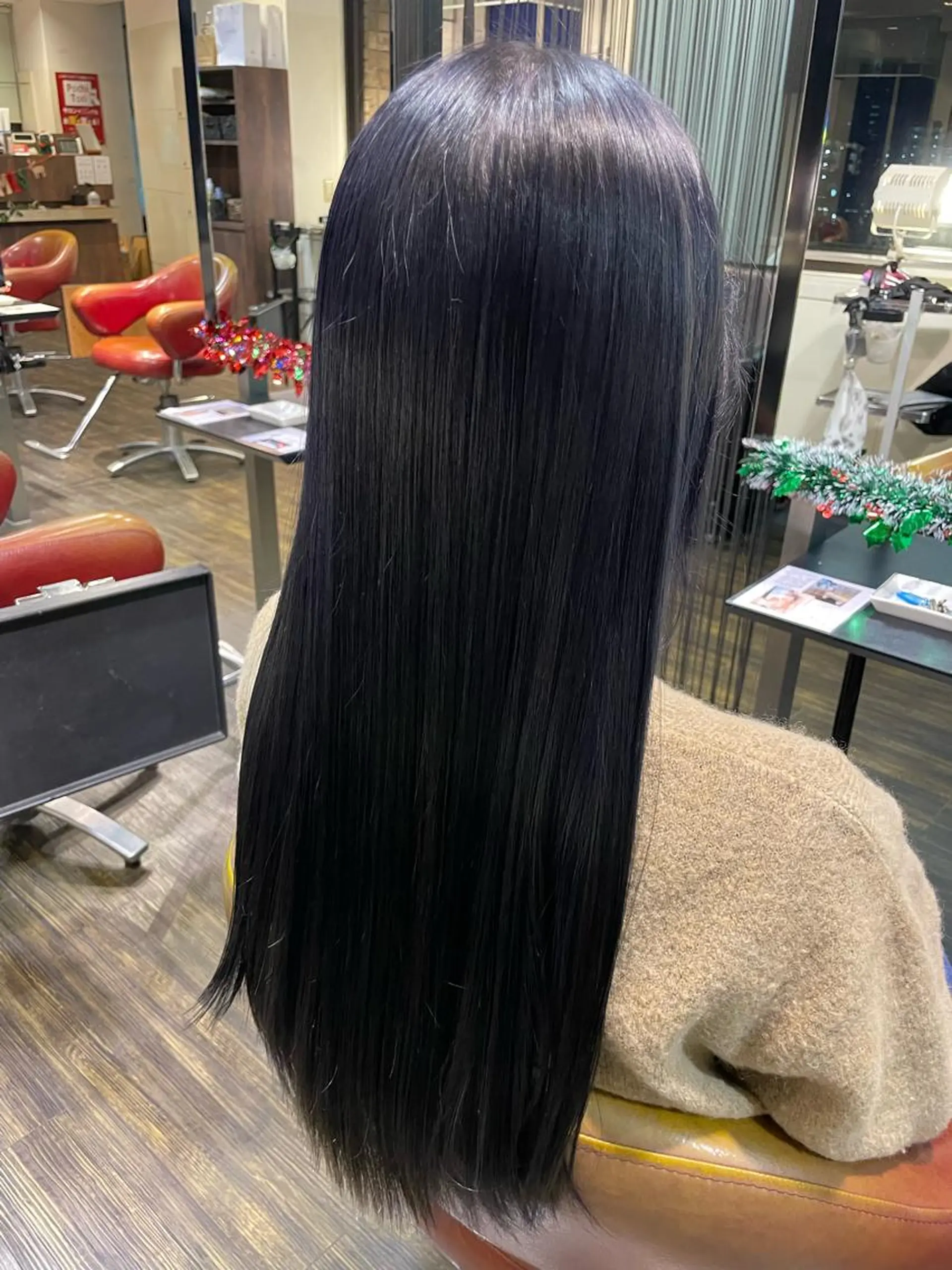 ロング カラー 黒髪 ブルーカラー ブルーブラック 佐藤 綾郁のヘアスタイル