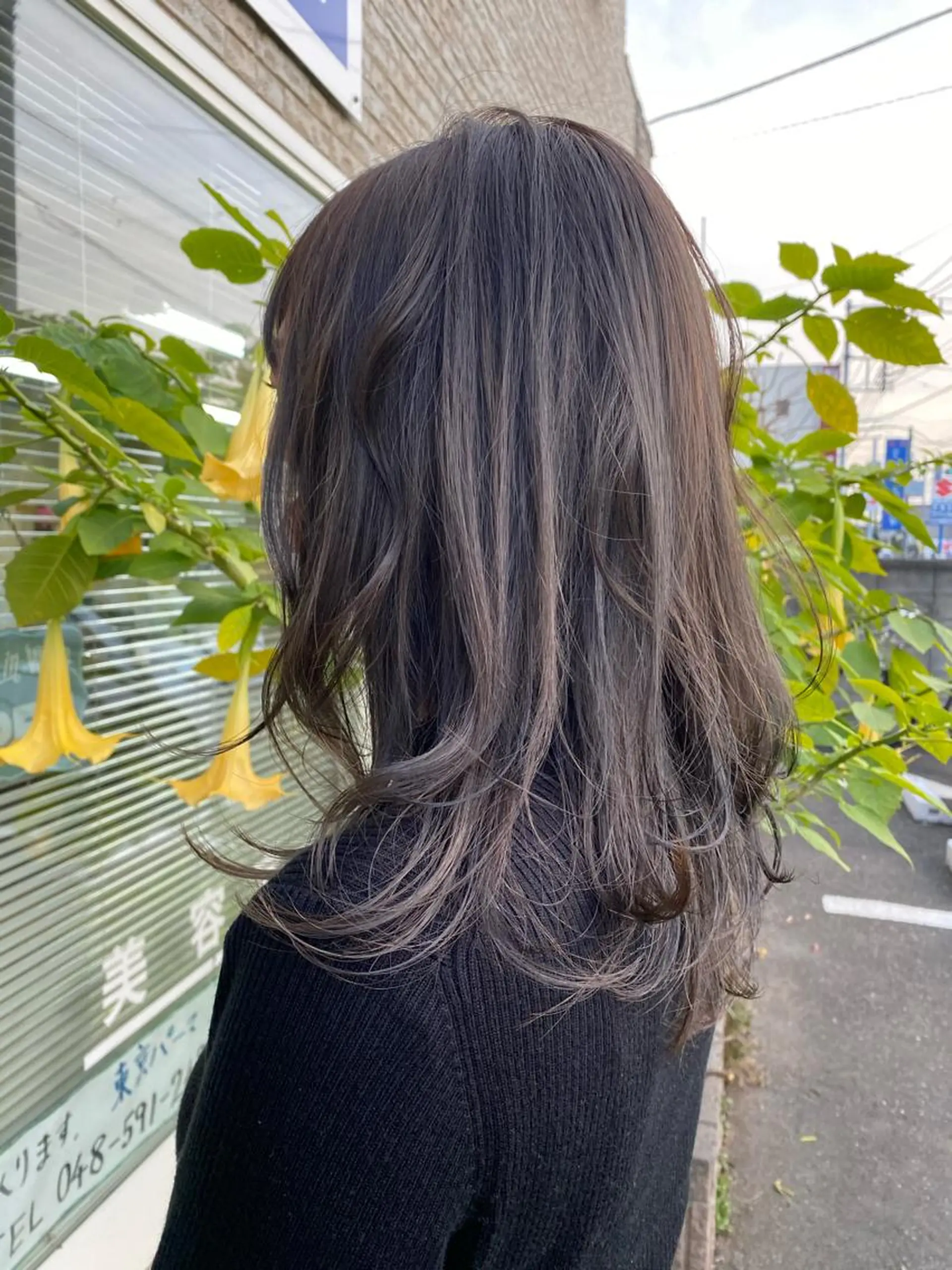 セミロング カラー ヘアアレンジ グレージュ ハイライトカラー ハイライト 永沼 真依のヘアスタイル