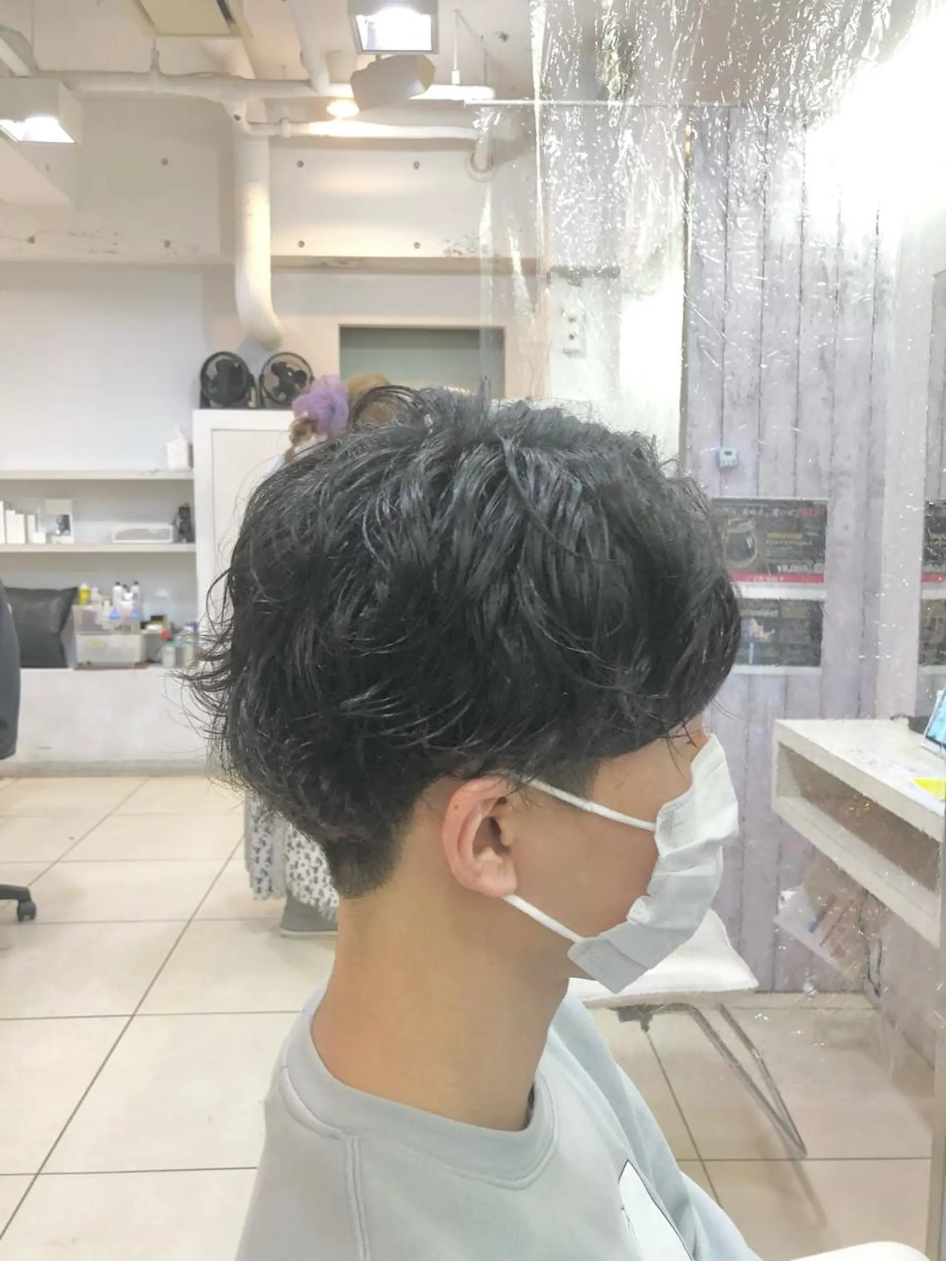 ショート パーマ メンズ メンズパーマ スパイラルパーマ 髪質改善× ハイライト溝江のヘアスタイル