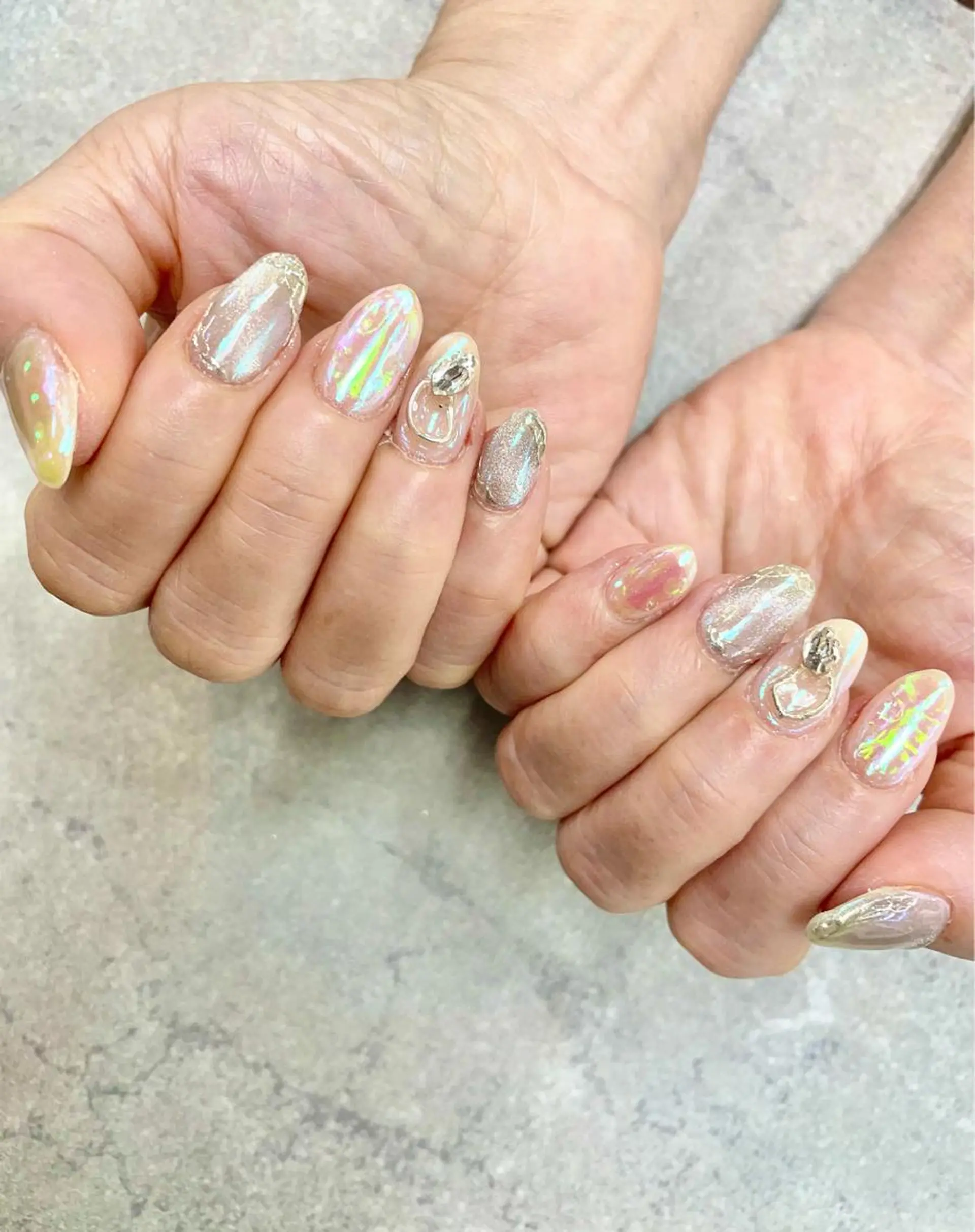 ネイル オーロラネイル 氷ネイル・うるうるネイル マグネットネイル ミラーネイル ハンドネイル .N YUKIのネイルデザイン