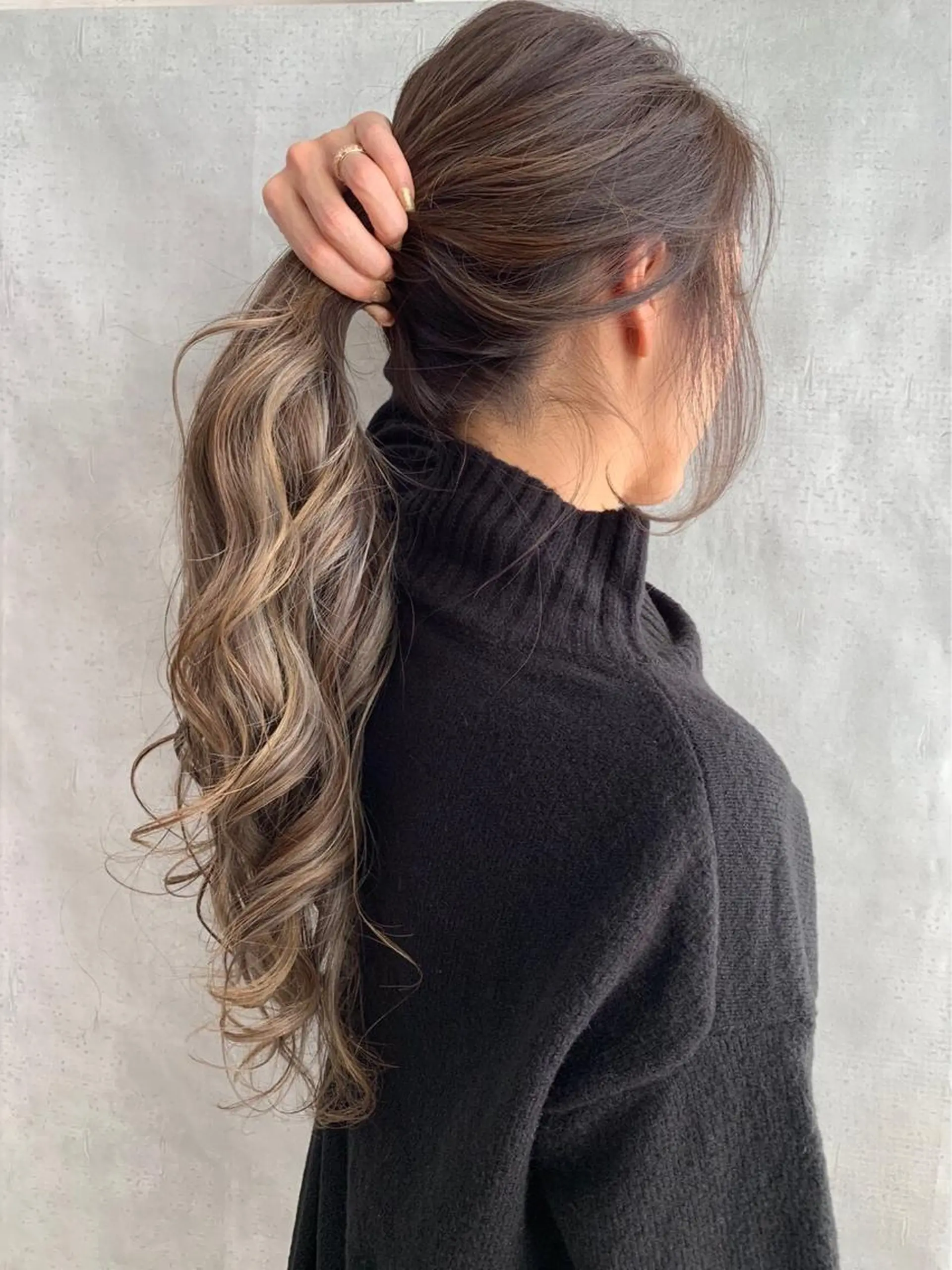 ロング カラー ハイライトカラー イルミナカラー ハイライト _WHITE 難波本店のヘアスタイル