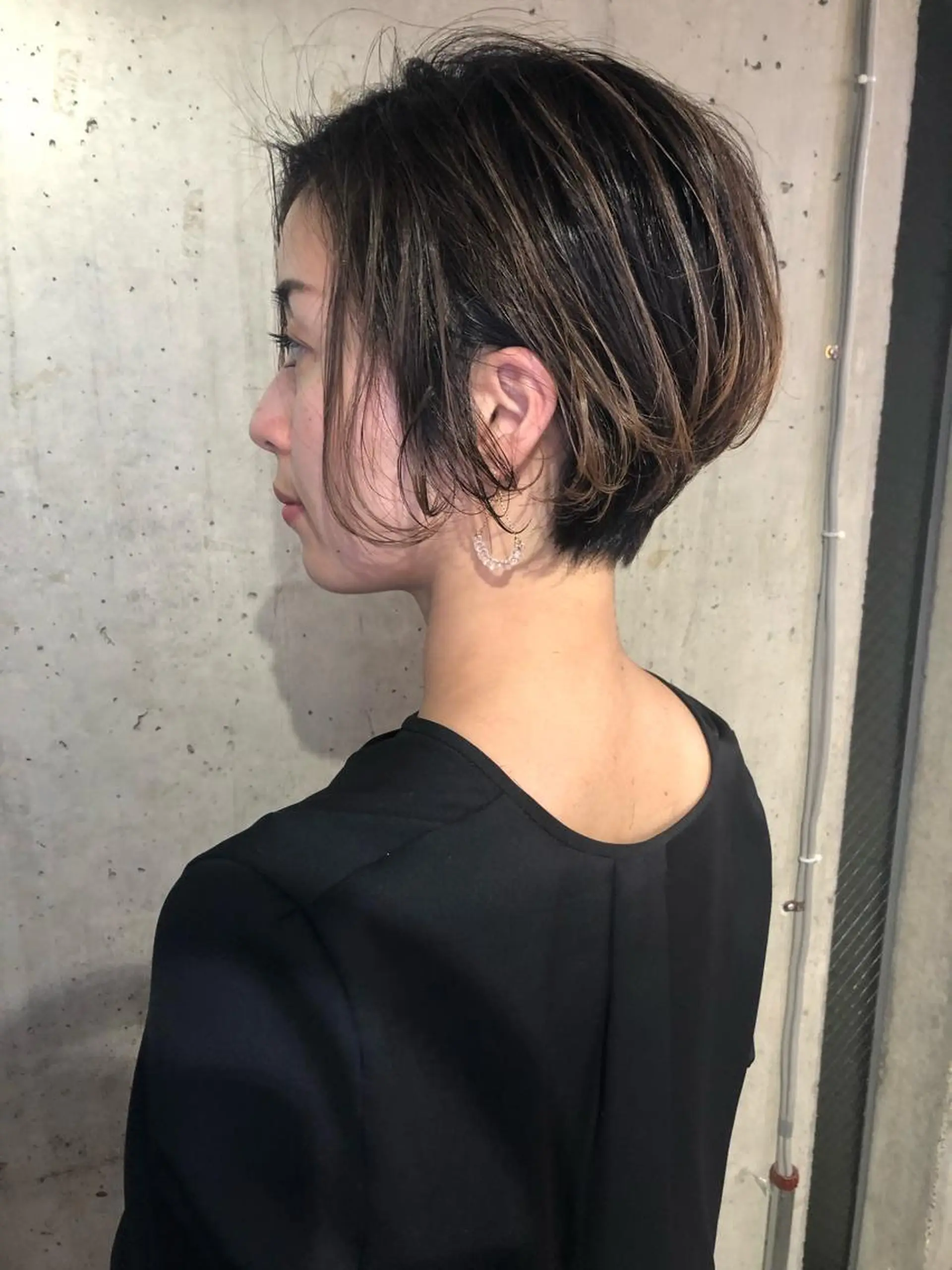 ショート カラー パーマ ヘアアレンジ メンズ キッズ ネイル マツエク・マツパ メンズハイライト ハイライトカラー ハイライト ショートヘア ショートネイル カット ヘアカラー トリートメント ヘッドスパ 韓国風×透明感カラー 髪質改善オタベシンヤのヘアスタイル