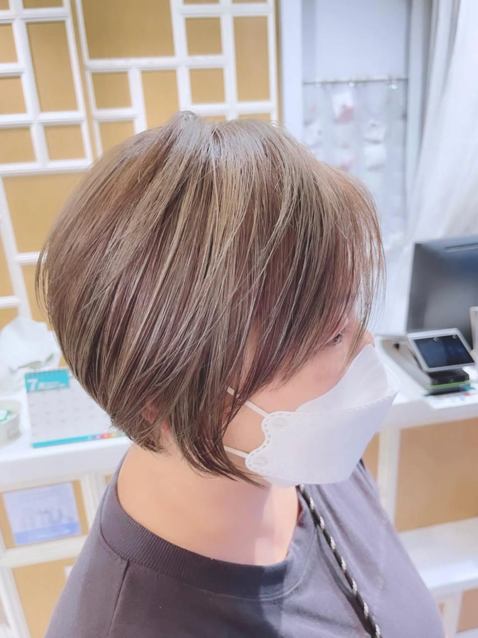 ショート ショートボブ ボブ ハイライト 髪質改善 レイヤーカット 馬場智哉 白髪ぼかしハイライトのヘアスタイル