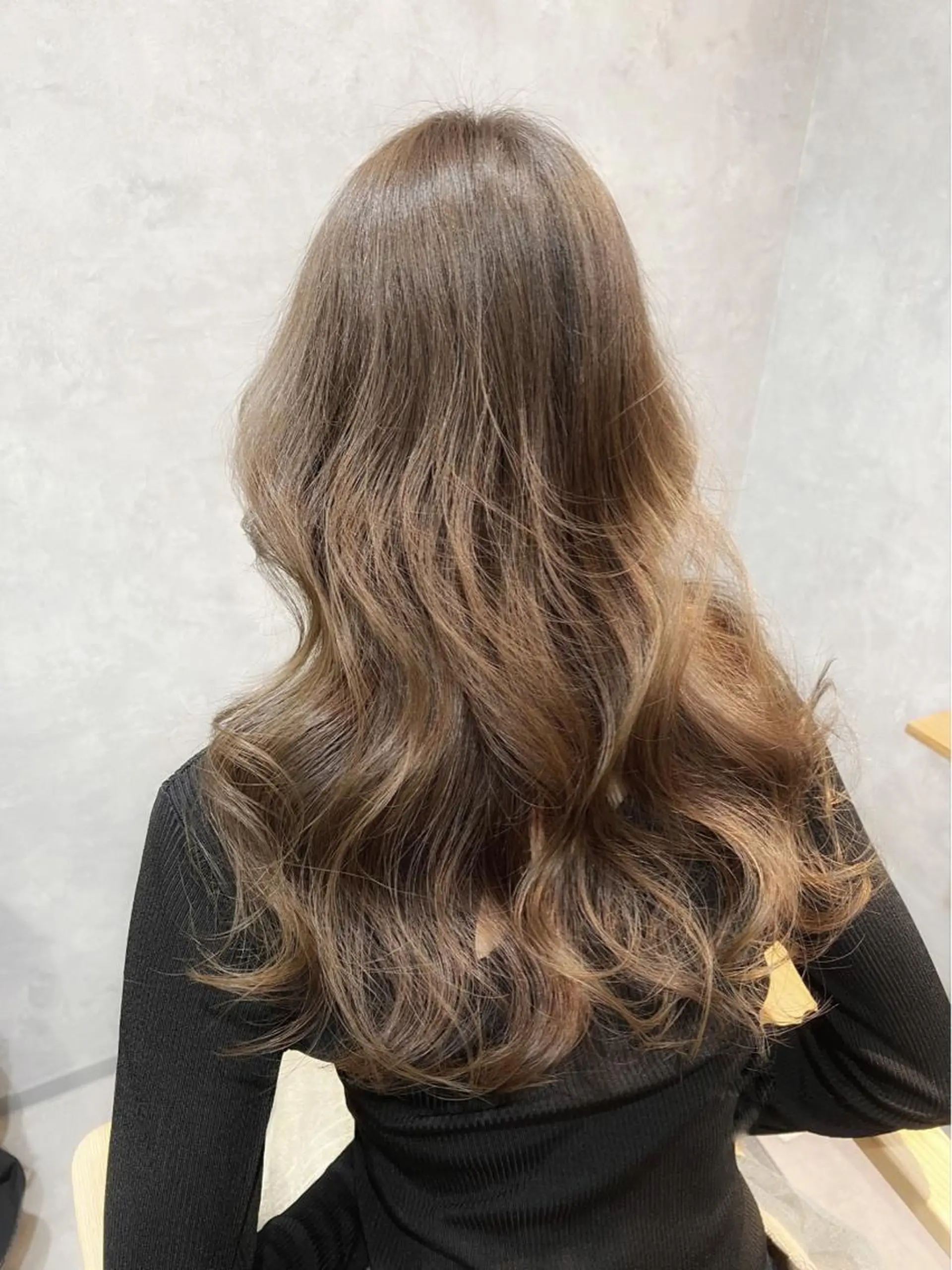 ロング カラー フォギーグレージュ グレージュ 髪質改善 トリートメント 中村ひなた 髪質改善×ヘッドスパのその他イメージ