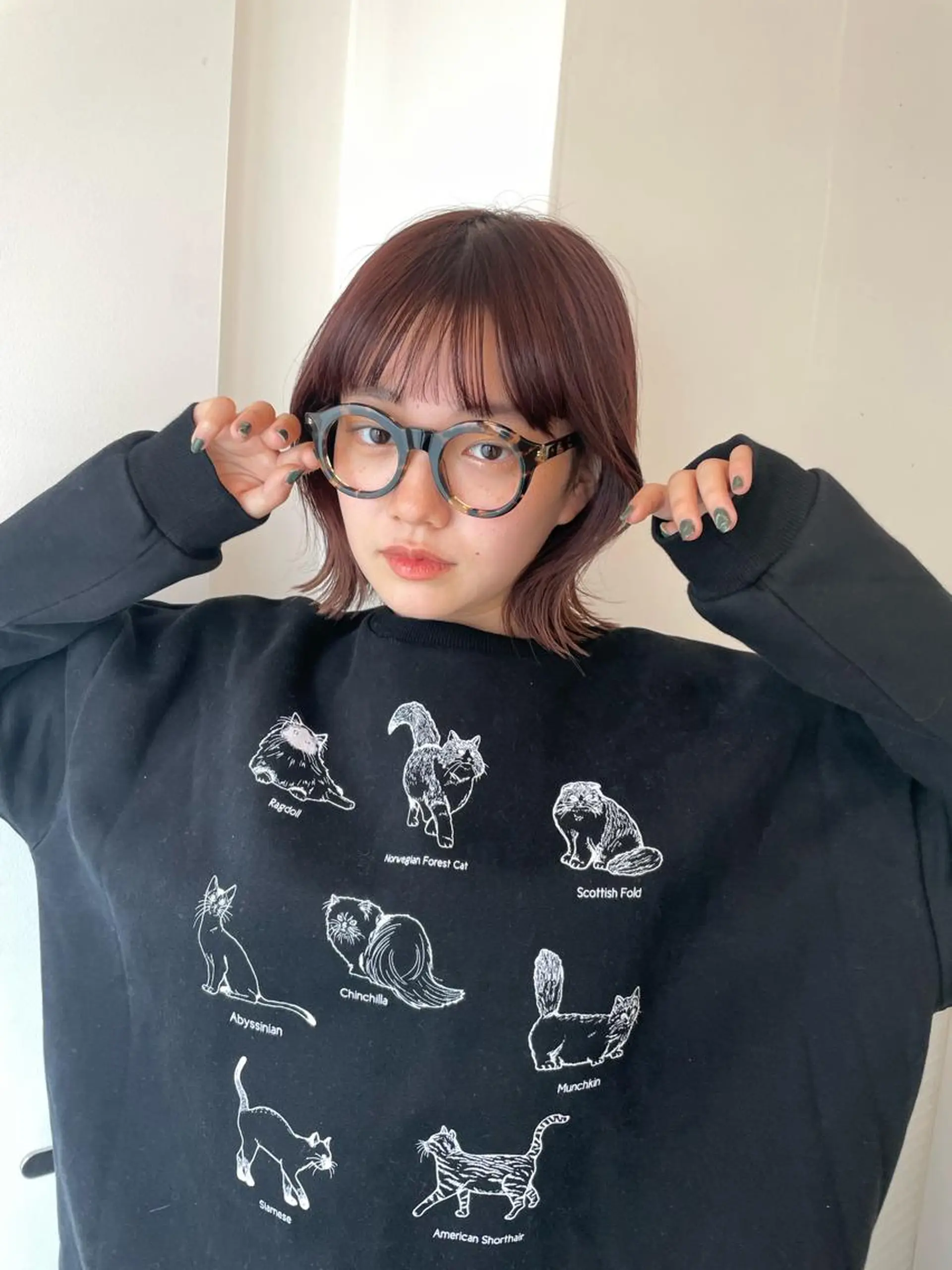 ミディアム カラー ボブ 顔まわりレイヤー レイヤーカット ブリーチなしで透け感 暖色カラーボブaoiのヘアスタイル