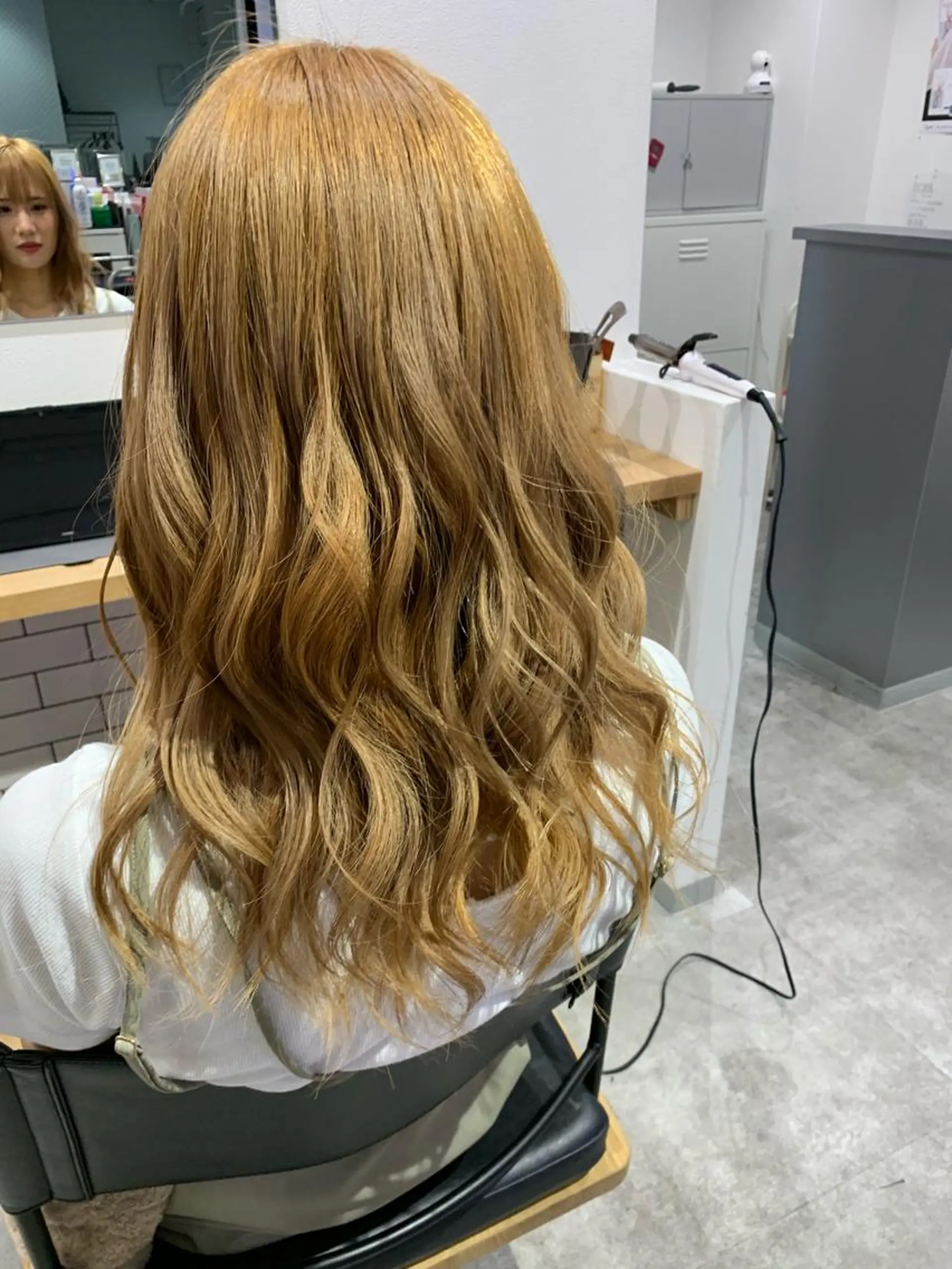 セミロング 大人レイヤー ヨシミカズヤのヘアスタイル