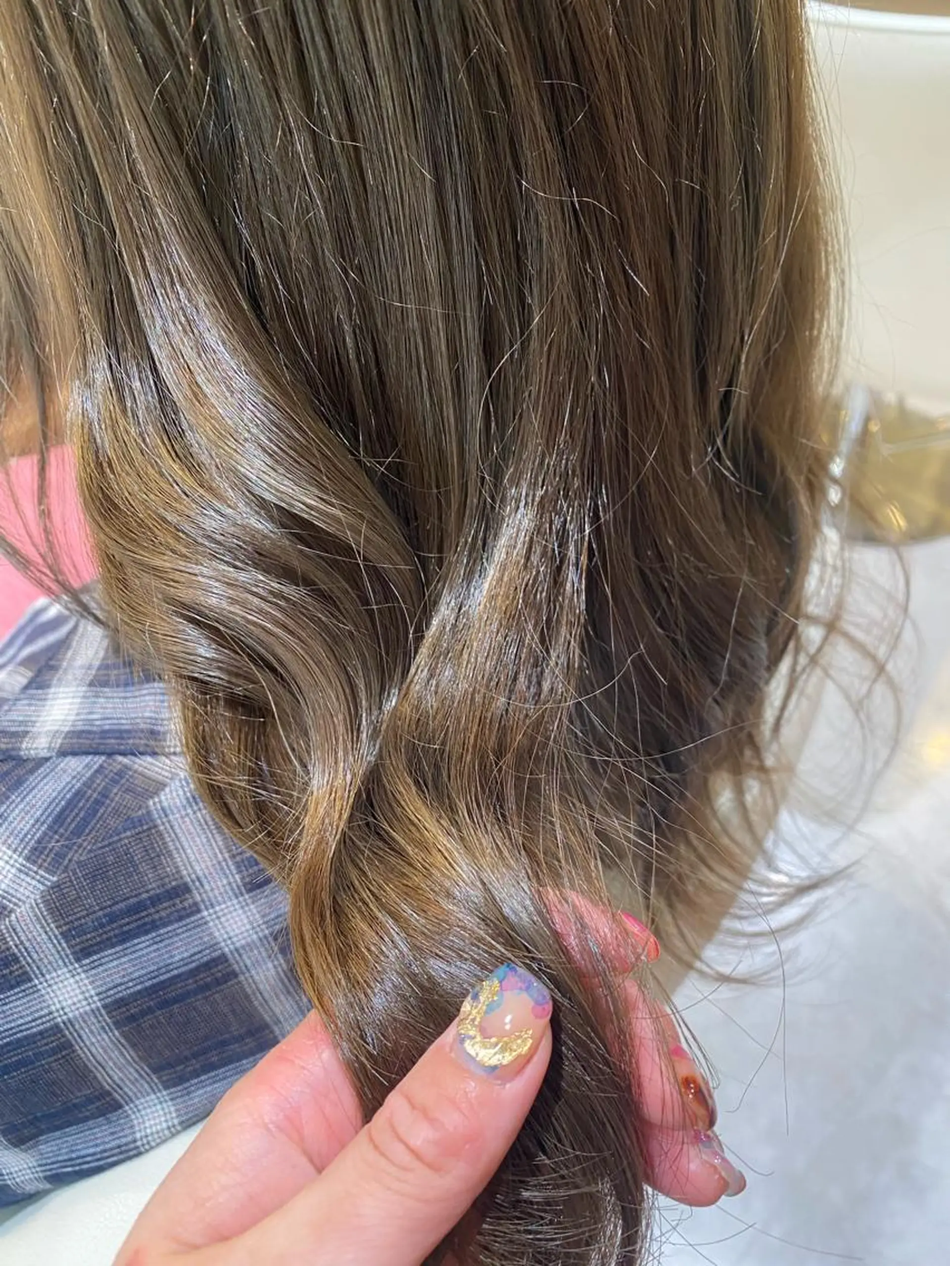セミロング ヘアカラー 梛木 唯のヘアスタイル