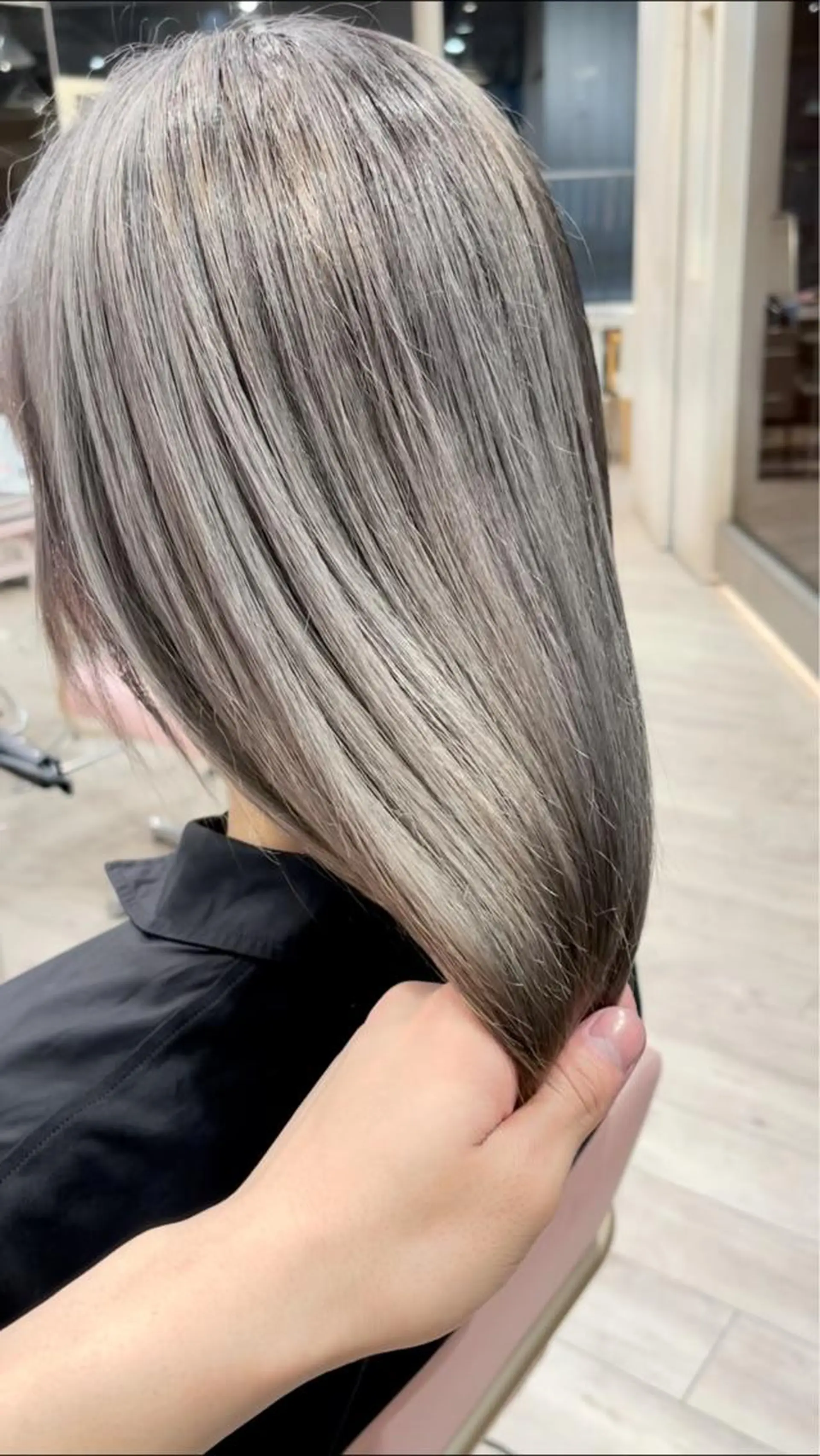 ロング カラー 高島大登/顔周り /ミルクティーのヘアスタイル
