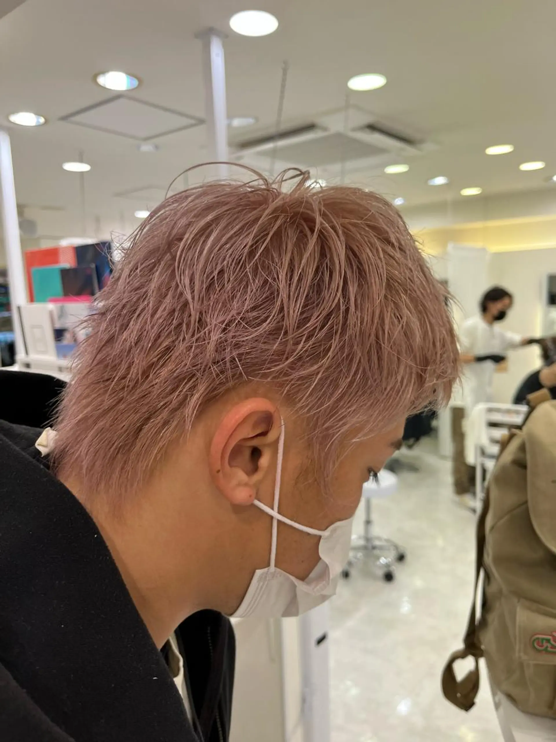 ショート カラー ベージュカラー ブラウンカラー ブラウンベージュ カット ヘアカラー hair  Freak所属・山森 大地のヘアスタイル
