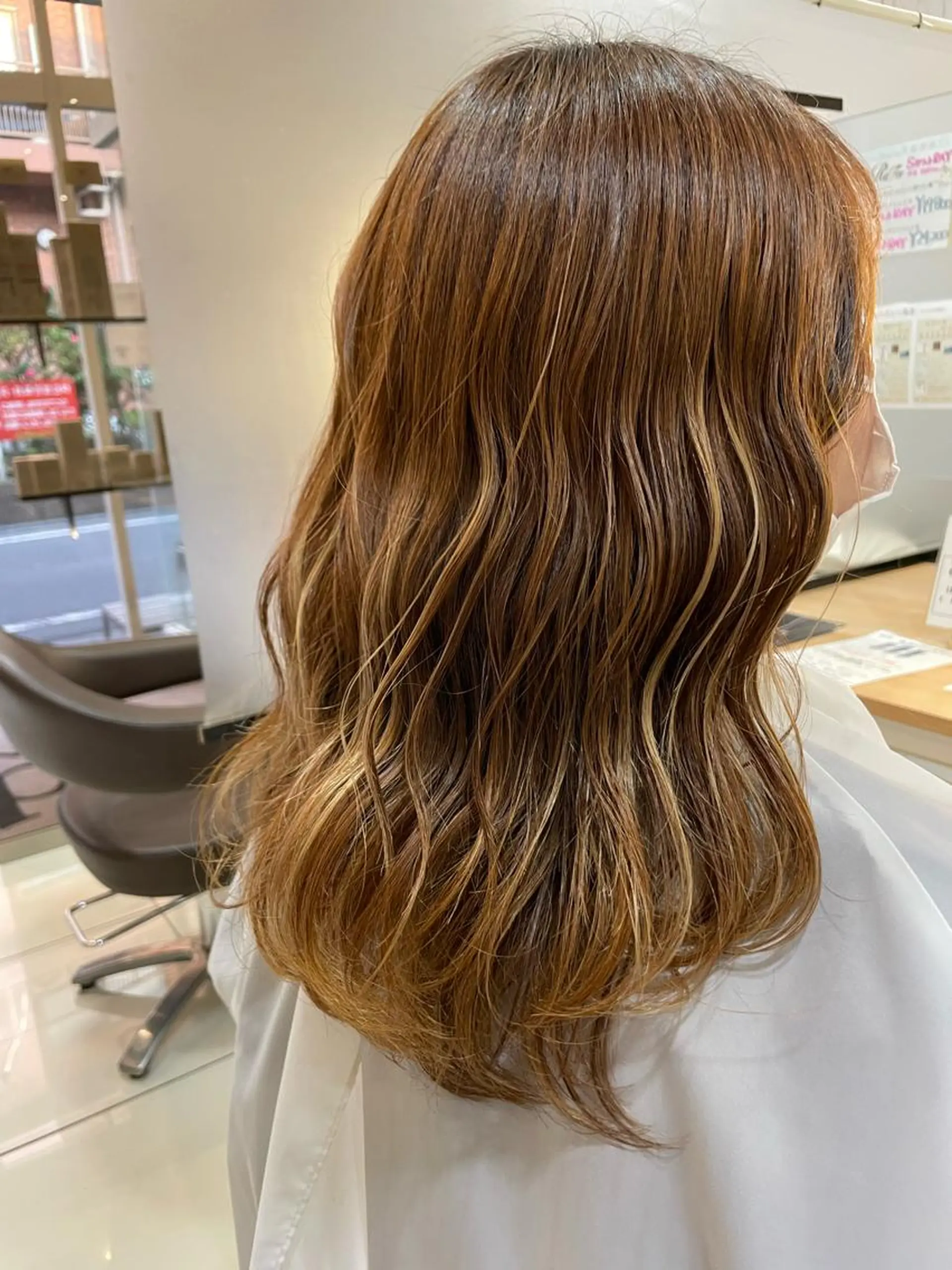 ミディアム カラー カット ヘアカラー トリートメント ヘアセット ザクザクレイヤー 🍀/カラー/小田のヘアスタイル