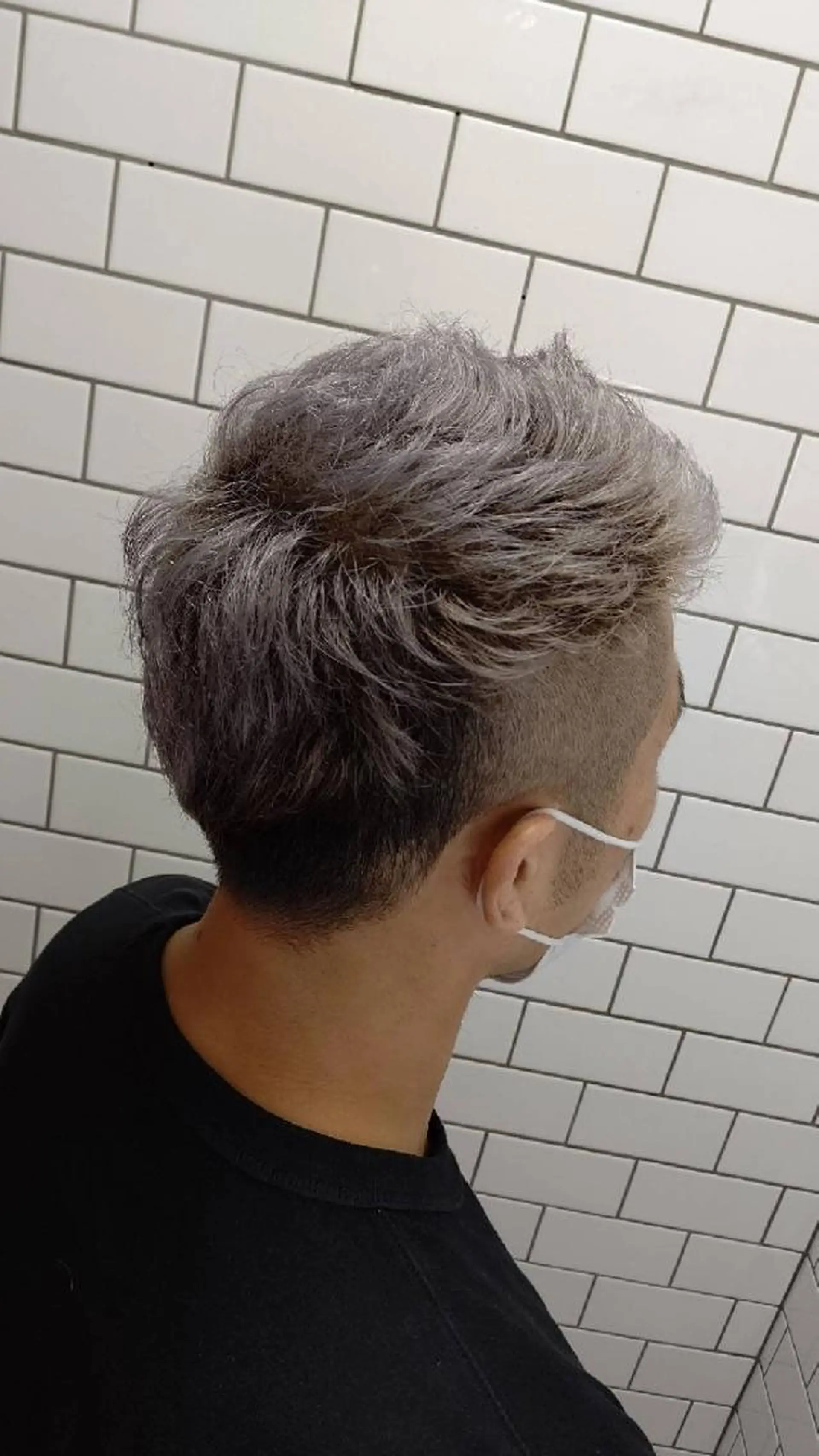 ショート カラー LUXBE GALLERY なんば駅前店所属・ラックスビーギャラリ ー AKICOのヘアスタイル