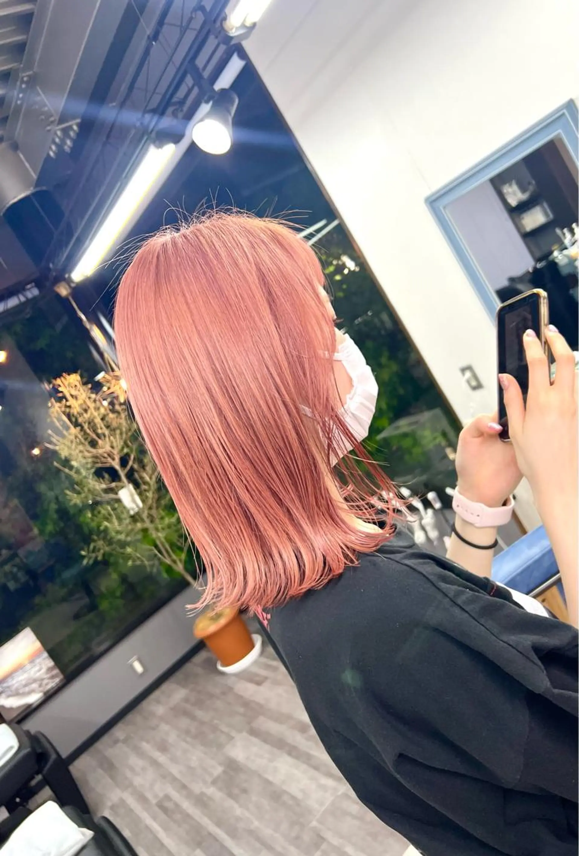 ミディアム カラー 名畑 裕貴のヘアスタイル