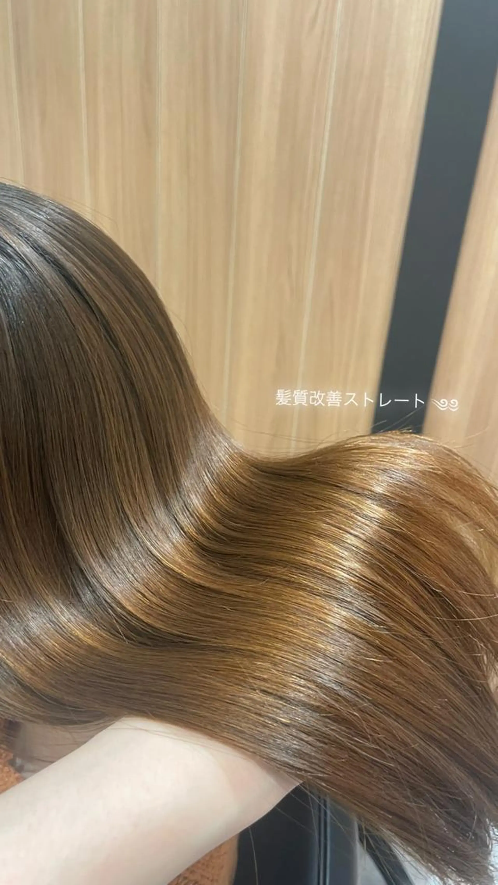 ロング パーマ 透け感カラー asukaのヘアスタイル