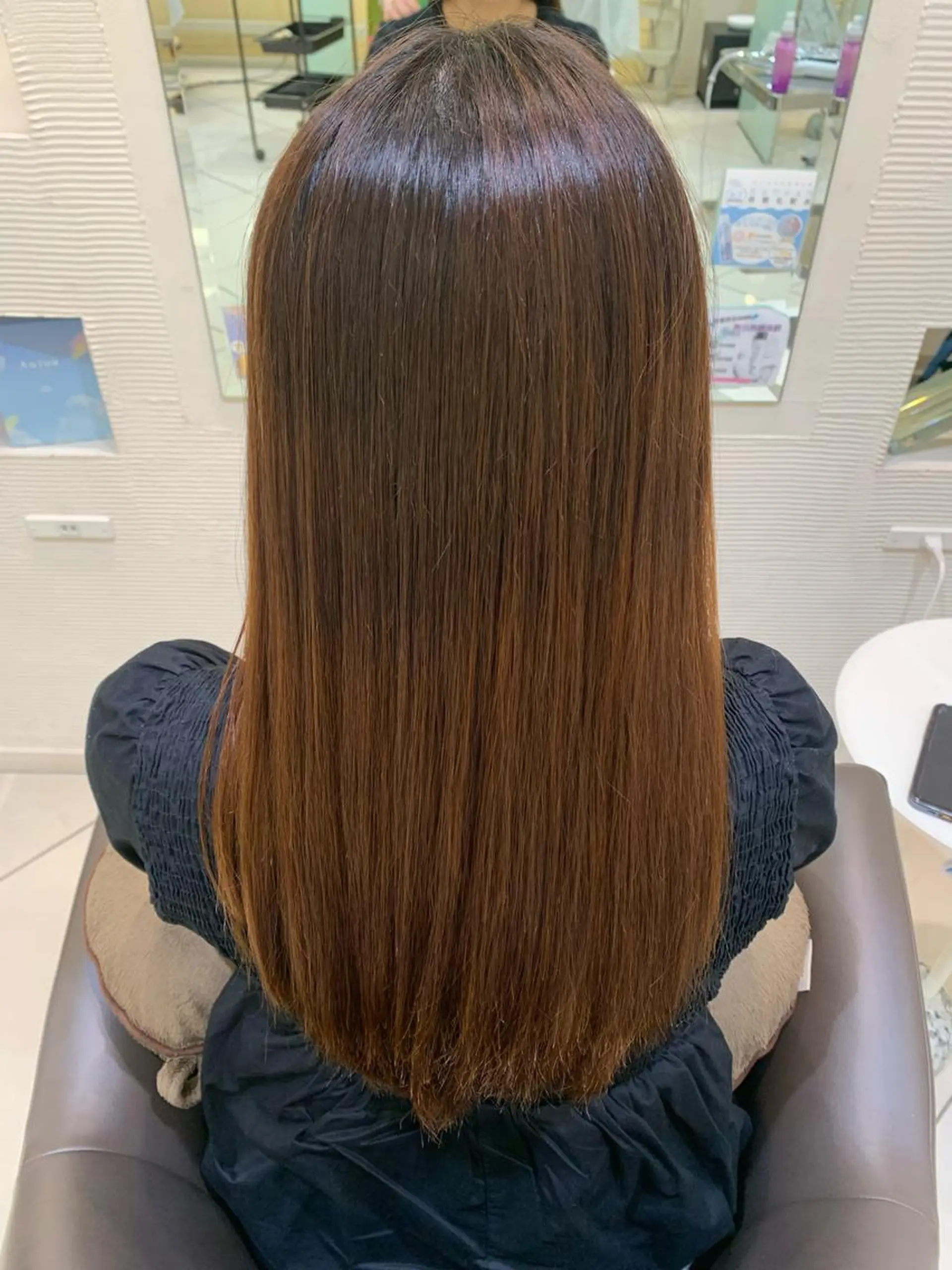 セミロング 縮毛矯正 韓国レイヤー🪽 耳ツボジュエリーのヘアスタイル