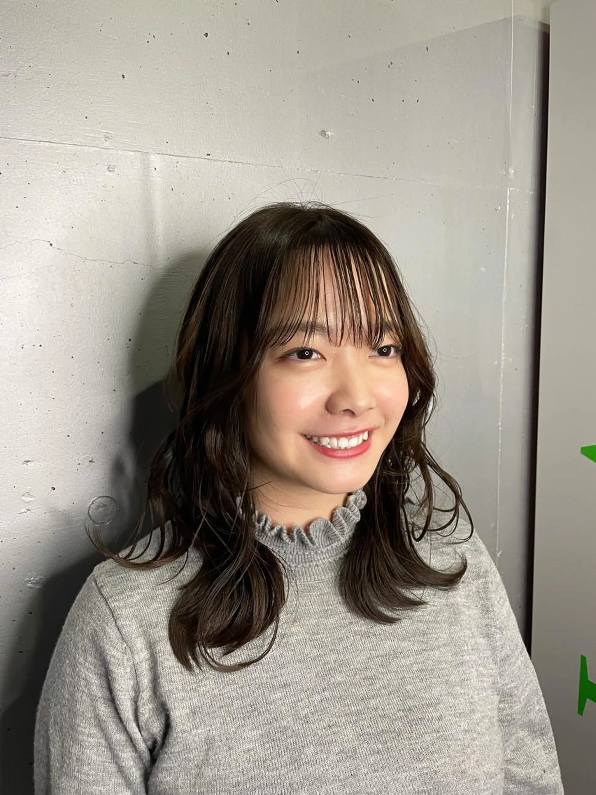 セミロング パーマ ヨシンモリ レイヤーカット TMJ所属・バズる韓国ヘア 🇰🇷溝邊　拓麿のヘアスタイル