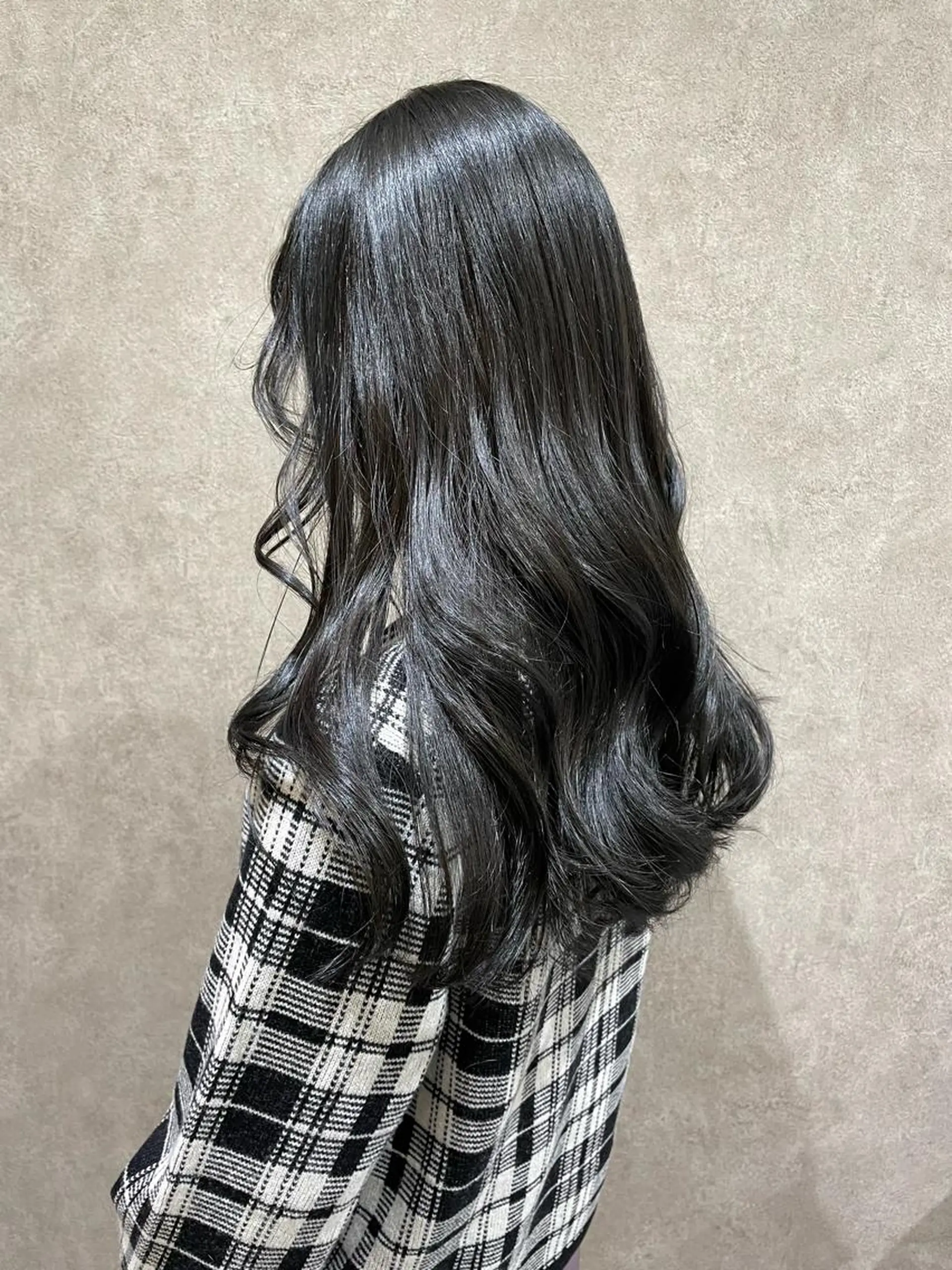 ロング salowin銀座6丁目所属・20代後半〜30代 支持率◎Megumiのヘアスタイル
