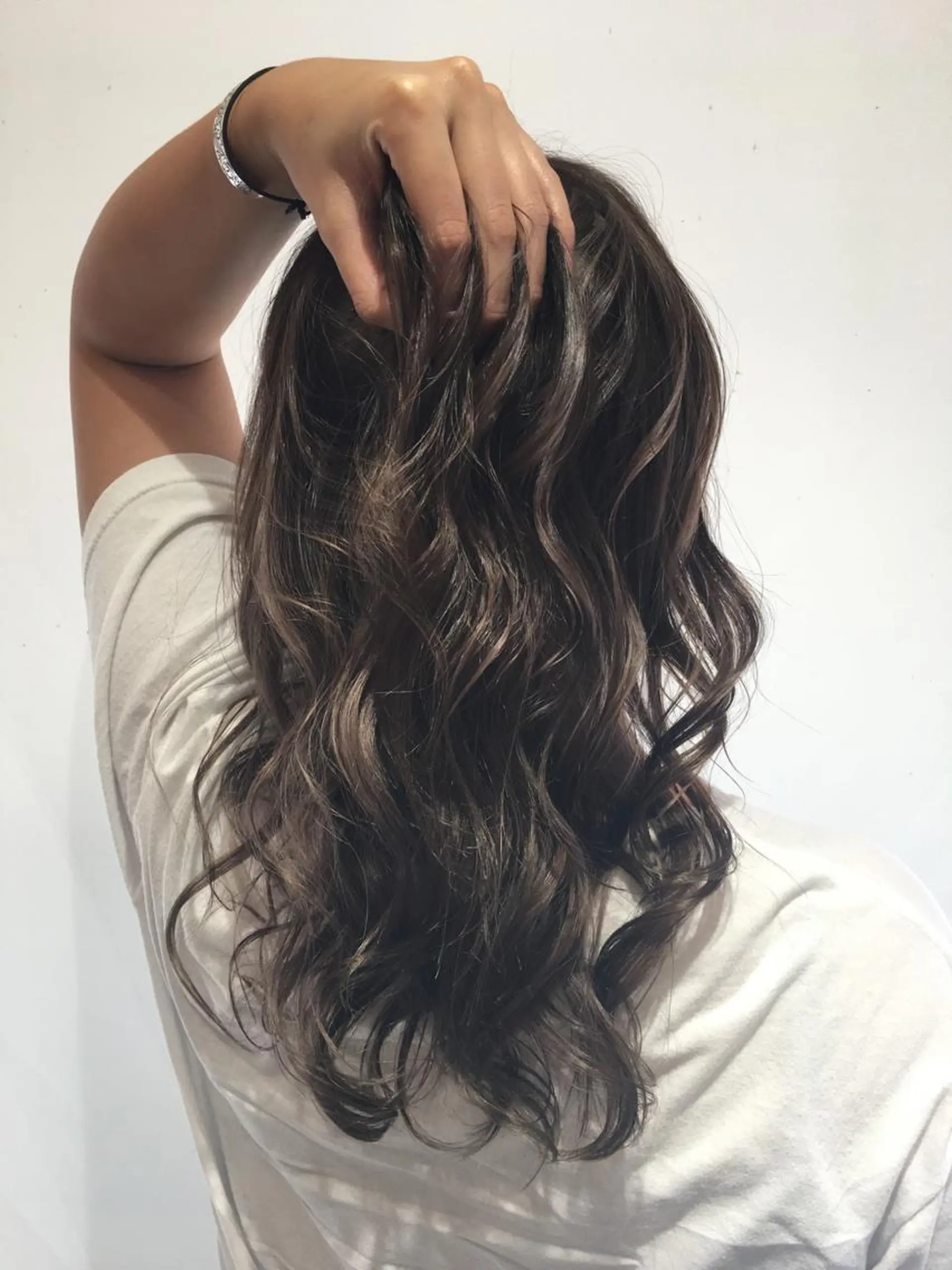セミロング カラー ヘアアレンジ 透明感カラー ハイライトカラー 外国人風カラー ハイライト レイヤーカット fukuyasu rikaのネイルデザイン
