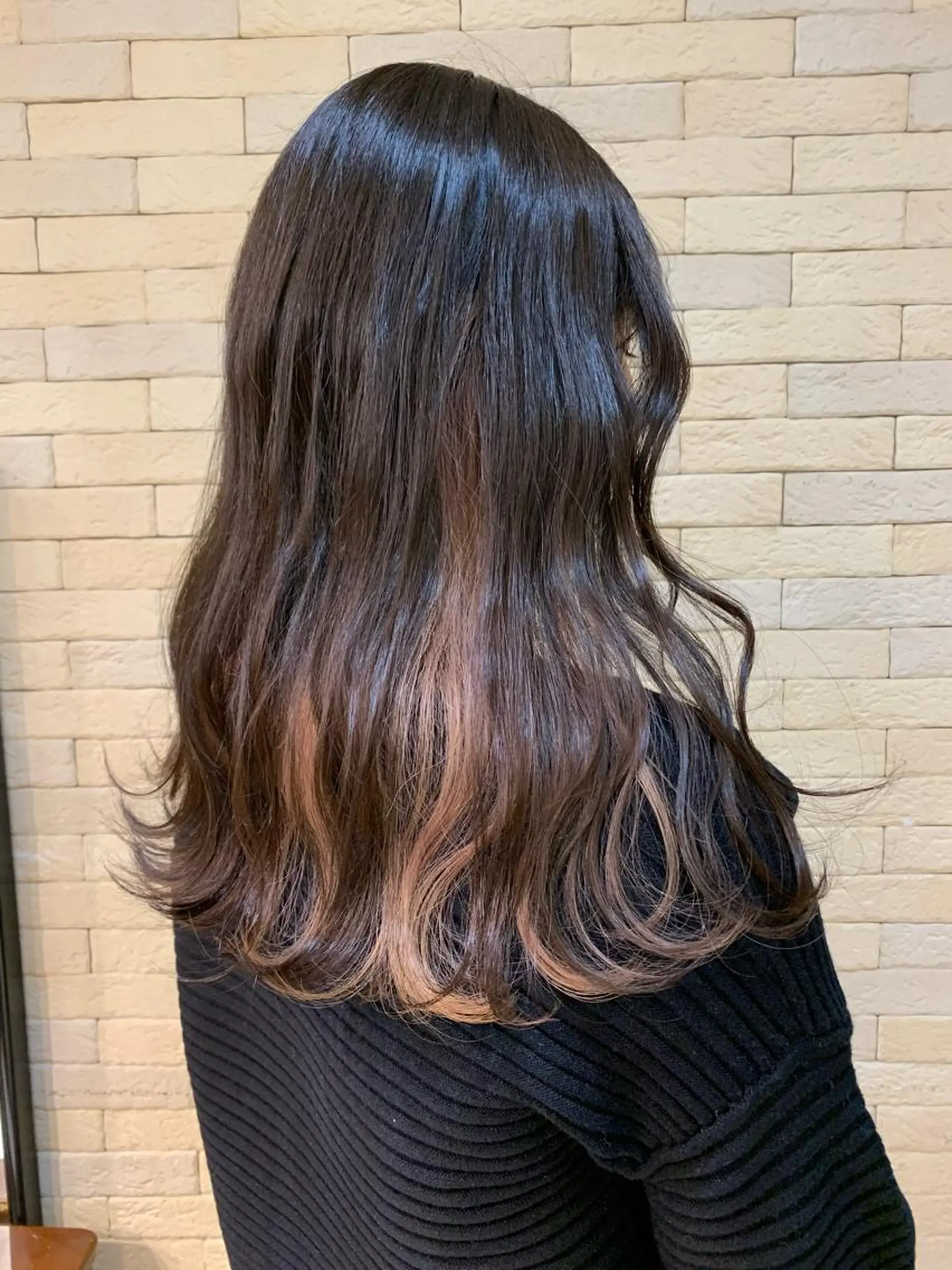 ロング カラー ベージュカラー ブリーチ インナーカラー ミルクティーベージュ カット ヘアカラー トリートメント 上田 紗也のヘアスタイル