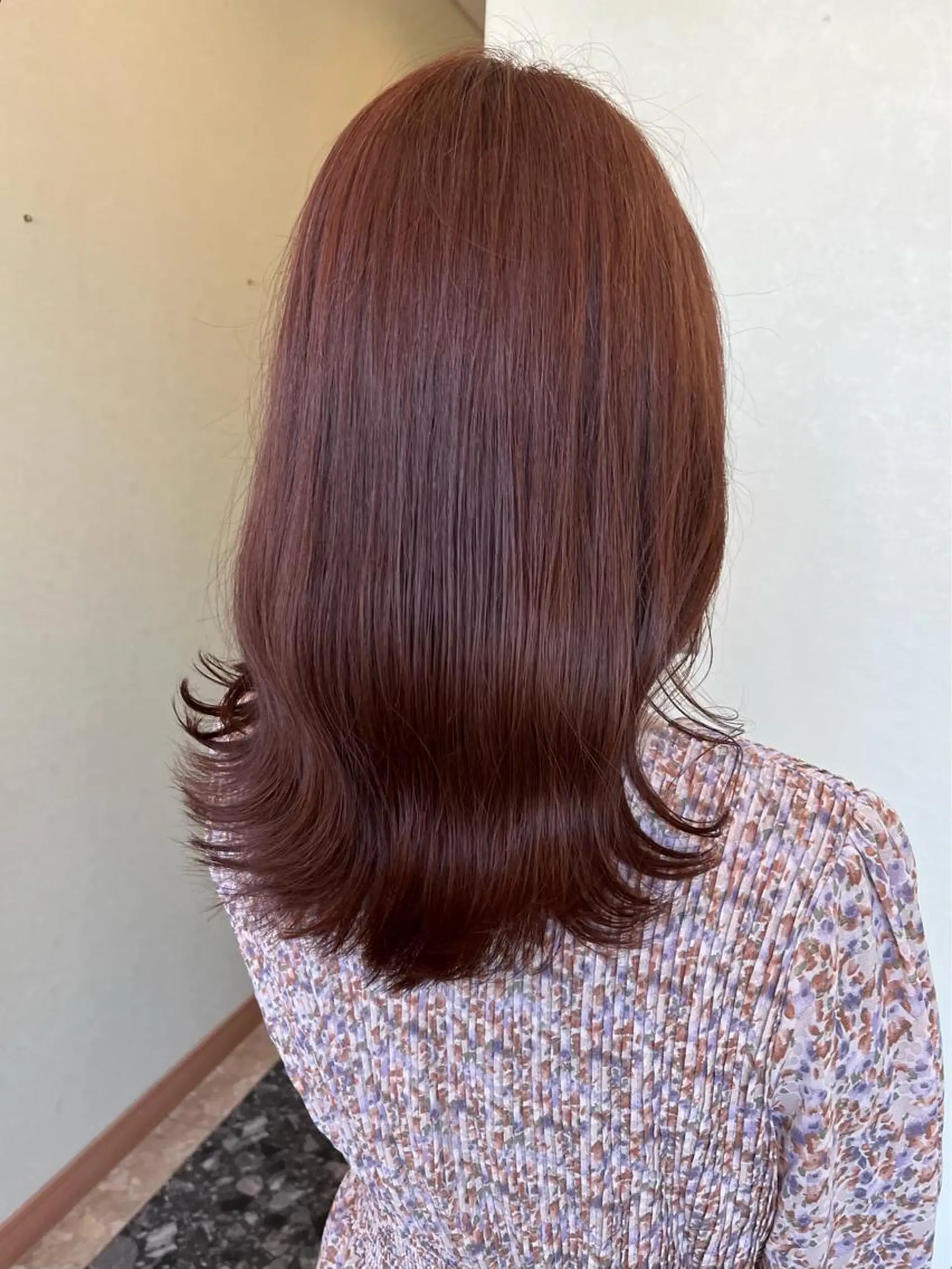 セミロング カラー ベージュカラー ピンクカラー くびれヘア カット ヘアカラー トリートメント yuri🌼 N°＋uta*天王寺のヘアスタイル