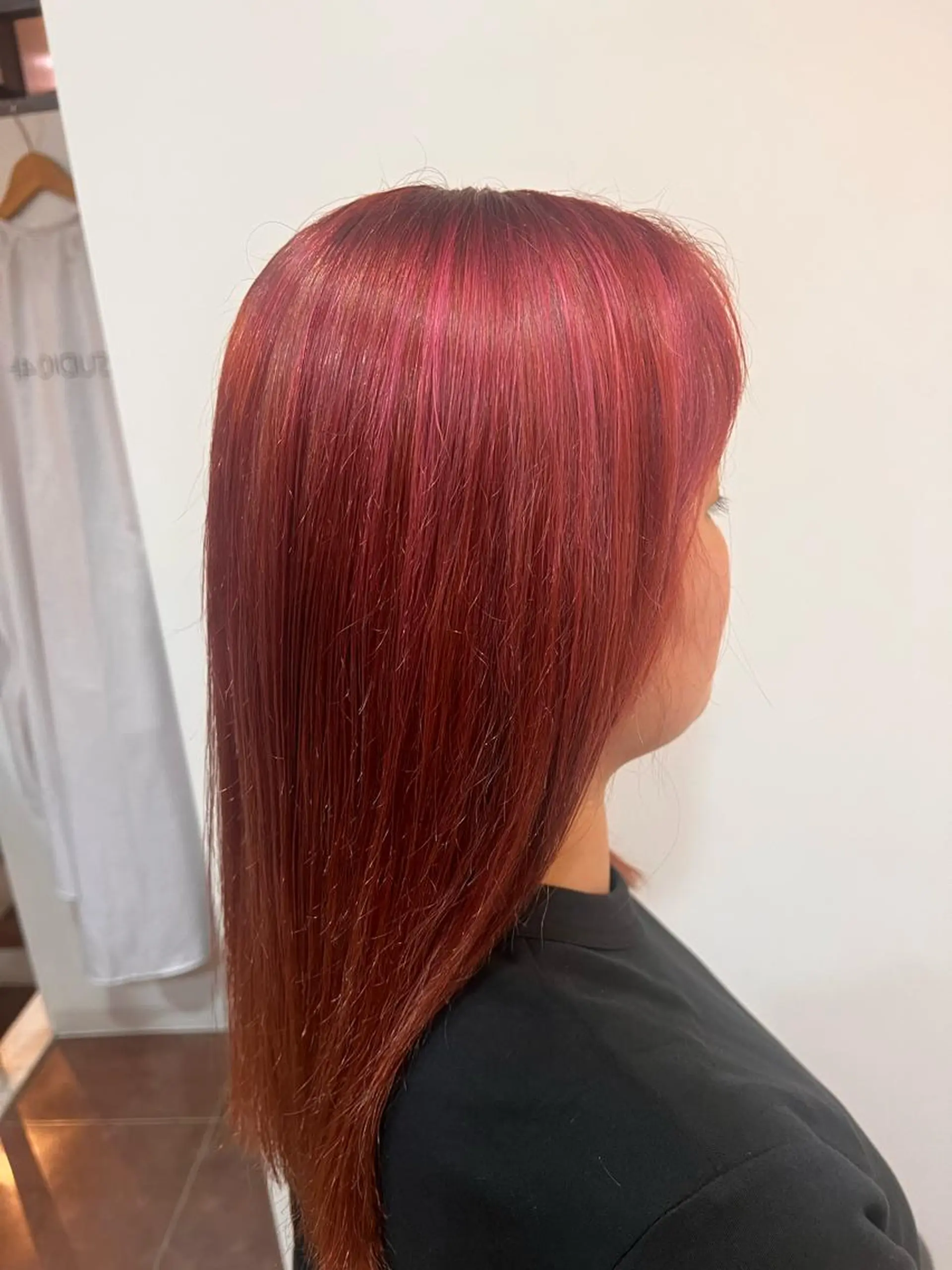 ミディアム カラー ブリーチ ハイライトカラー ピンクカラー ハイライト STUDIO 4H所属・澤井 佑果のヘアスタイル