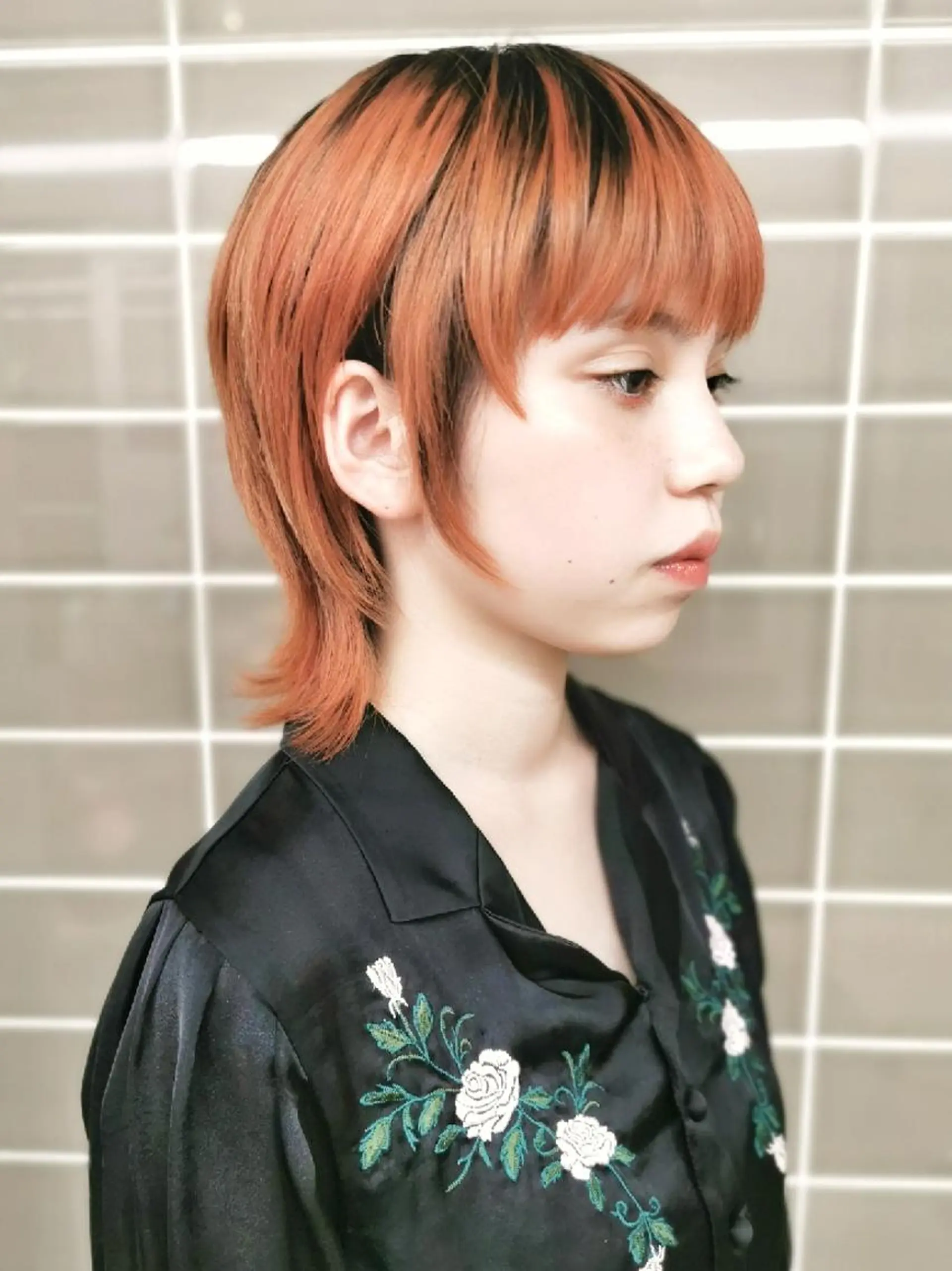 ショート カラー オレンジ ウルフカット カット ヘアカラー トリートメント レイヤー/髪質改善カ ラ-🤍津田奈々美‎のヘアスタイル