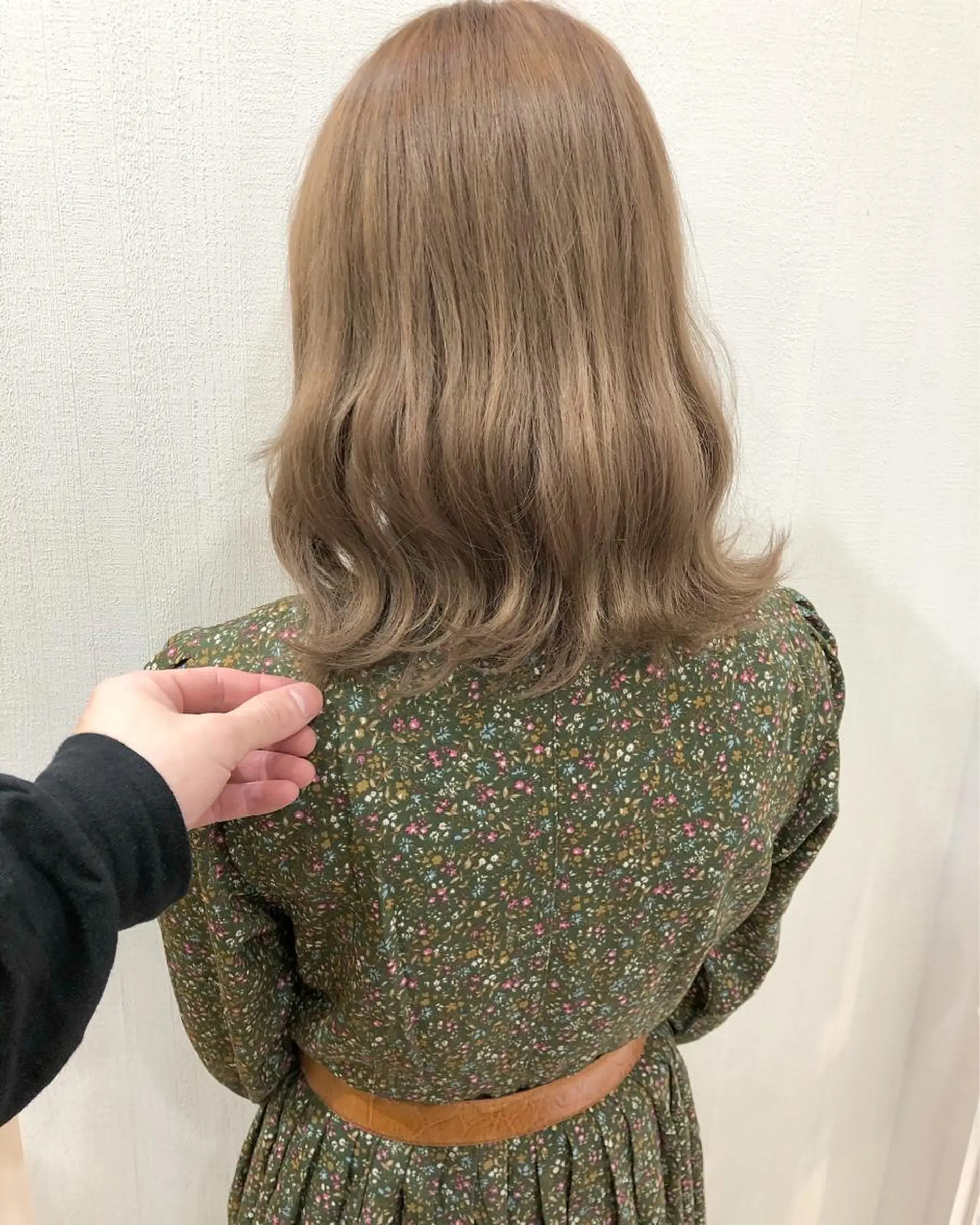 ミディアム カラー RoL by apollo所属・横浜ブリーチムラ直し 特化美容師/海崎剛史のヘアスタイル