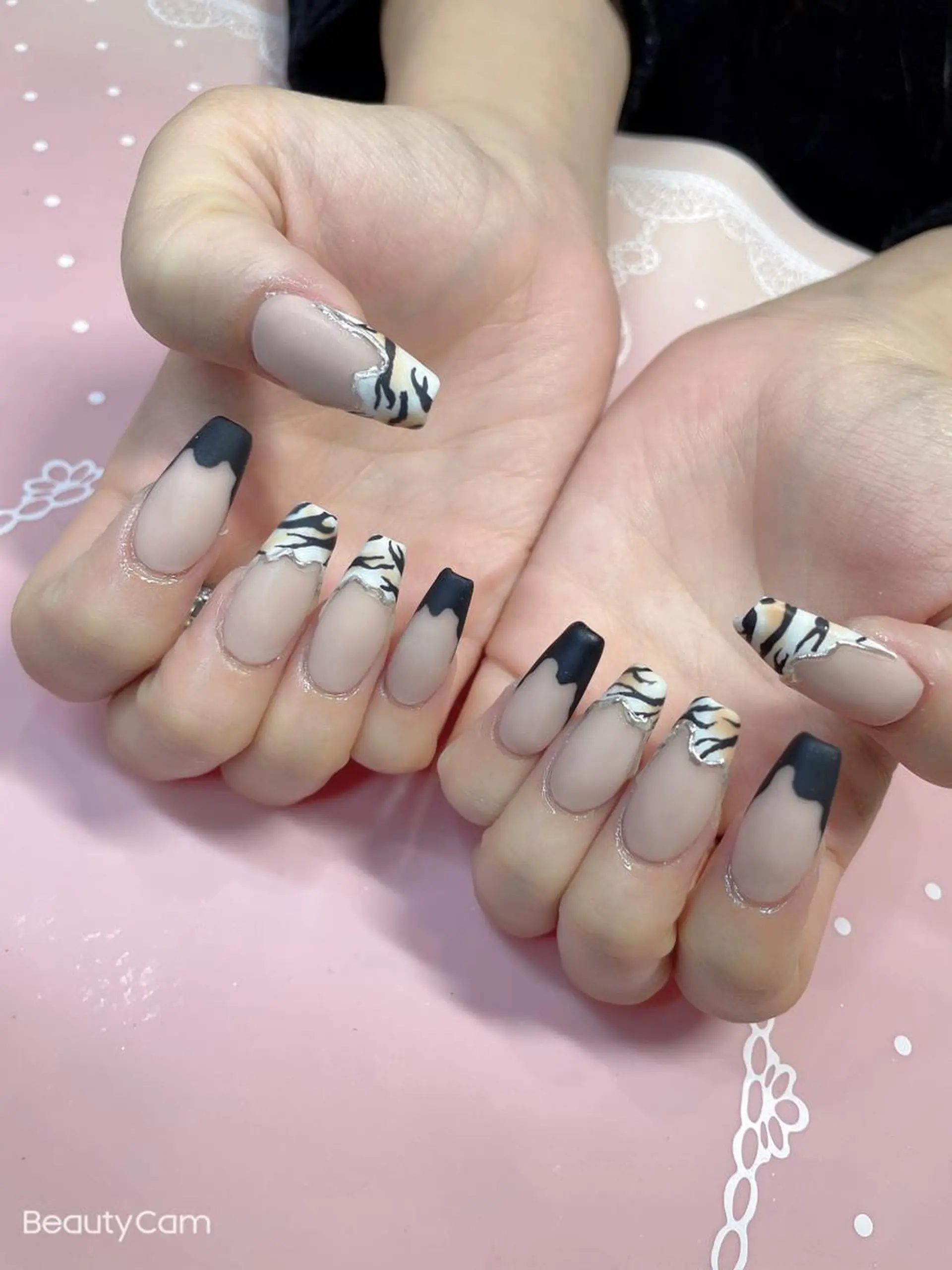セミロング ネイル ハンドネイル 《LB》ラブリエ Nail&eyeのマツエク・マツパデザイン