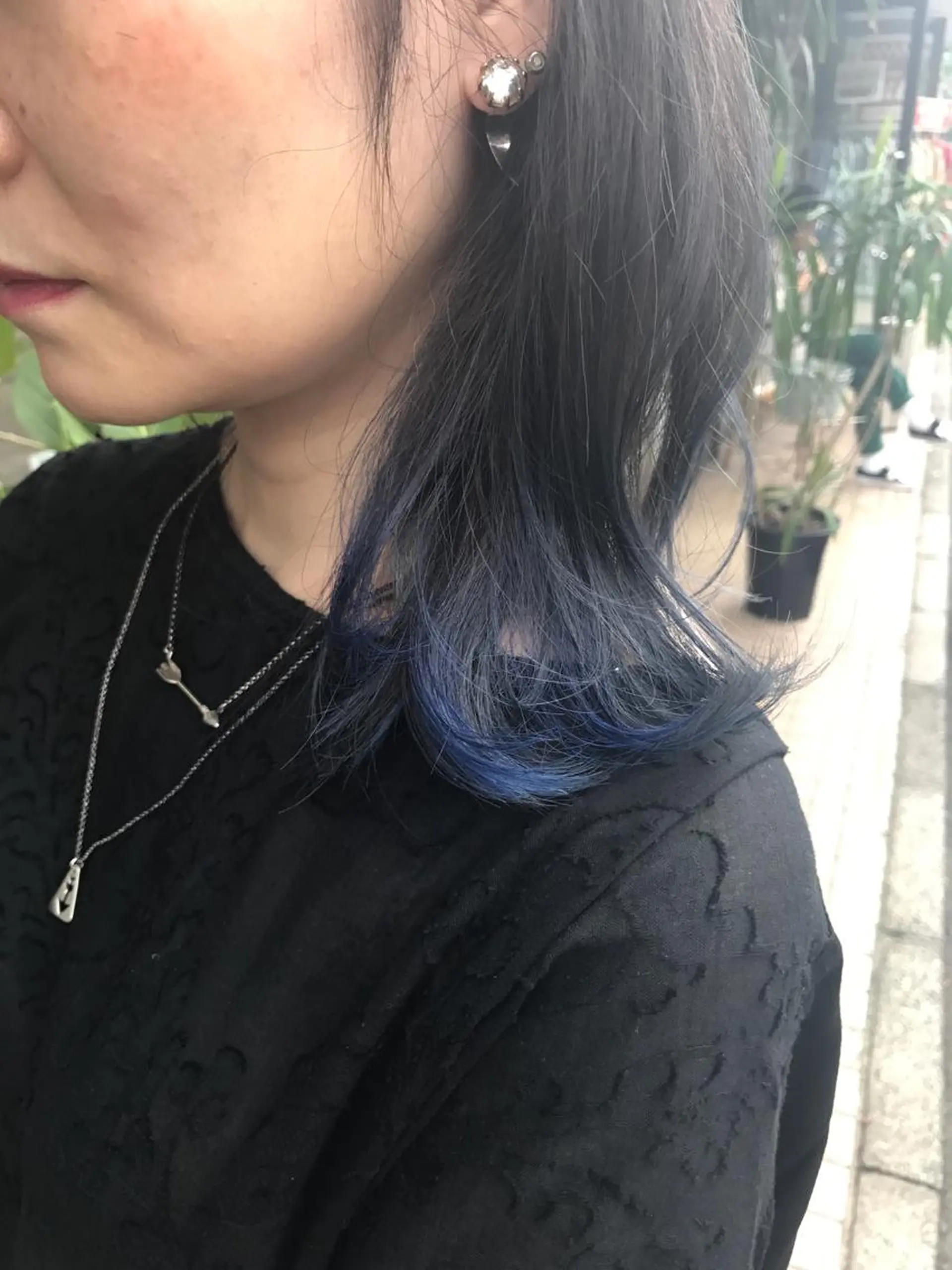 ミディアム カラー アクアカラー ブルーカラー グレージュ イルミナカラー インナーカラー ショートカット🍃 岡元瑞貴のヘアスタイル