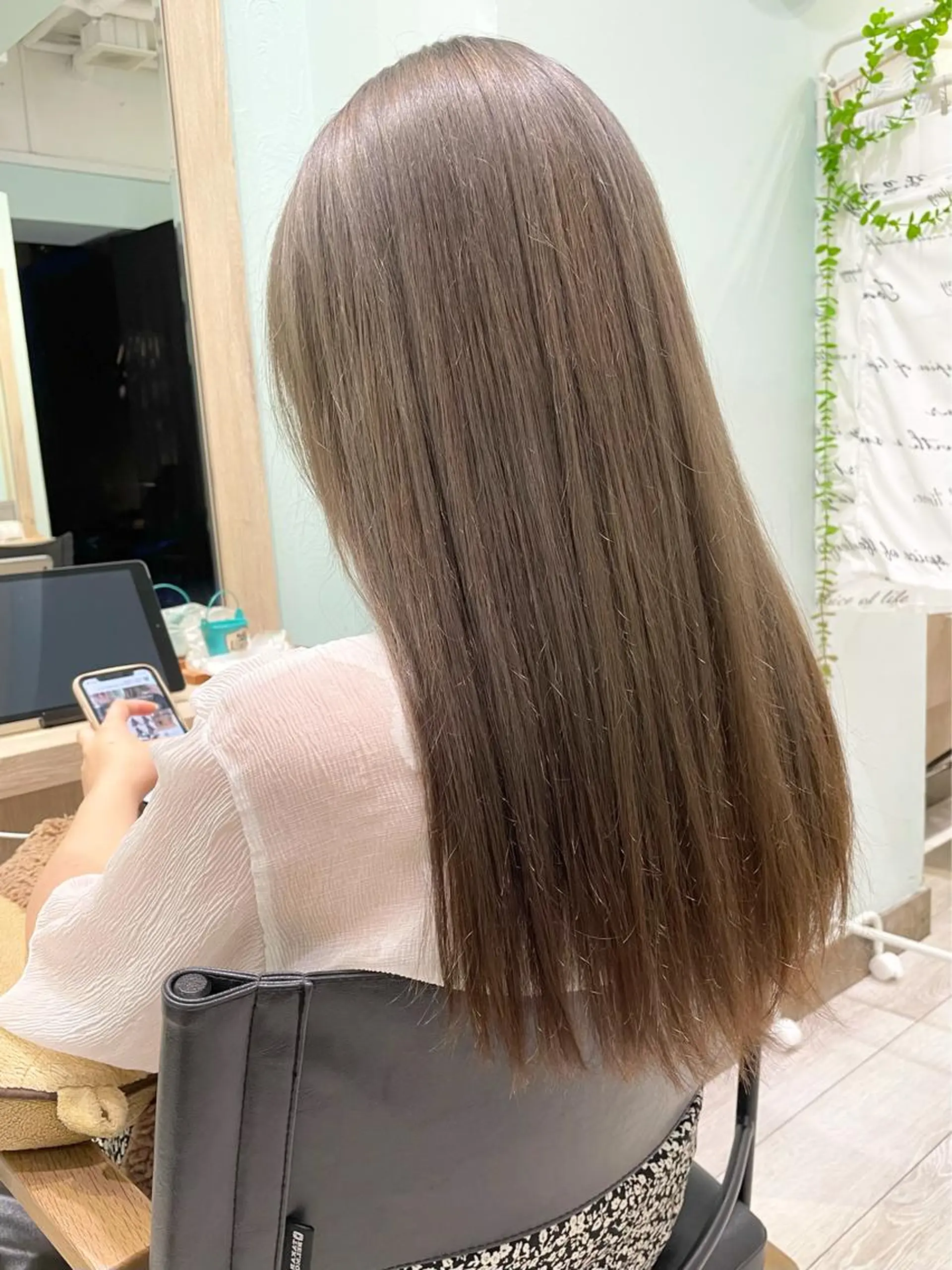 ロング カラー ヘアカラー トリートメント 佐藤 魁人のヘアスタイル