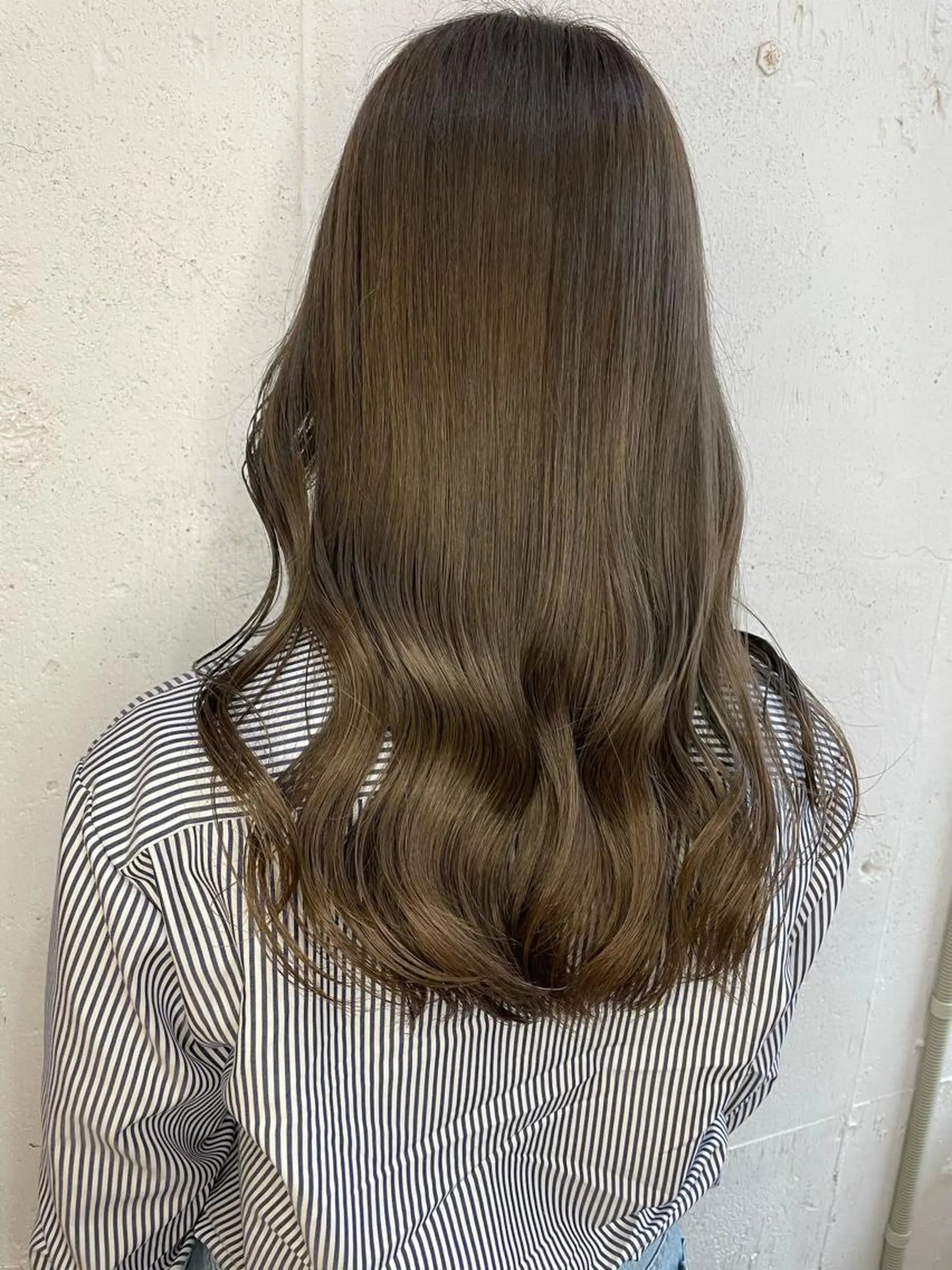 ロング カラー 透明感カラー グレージュ カット ヘアカラー トリートメント hisano / ハイトーン・透明感のヘアスタイル