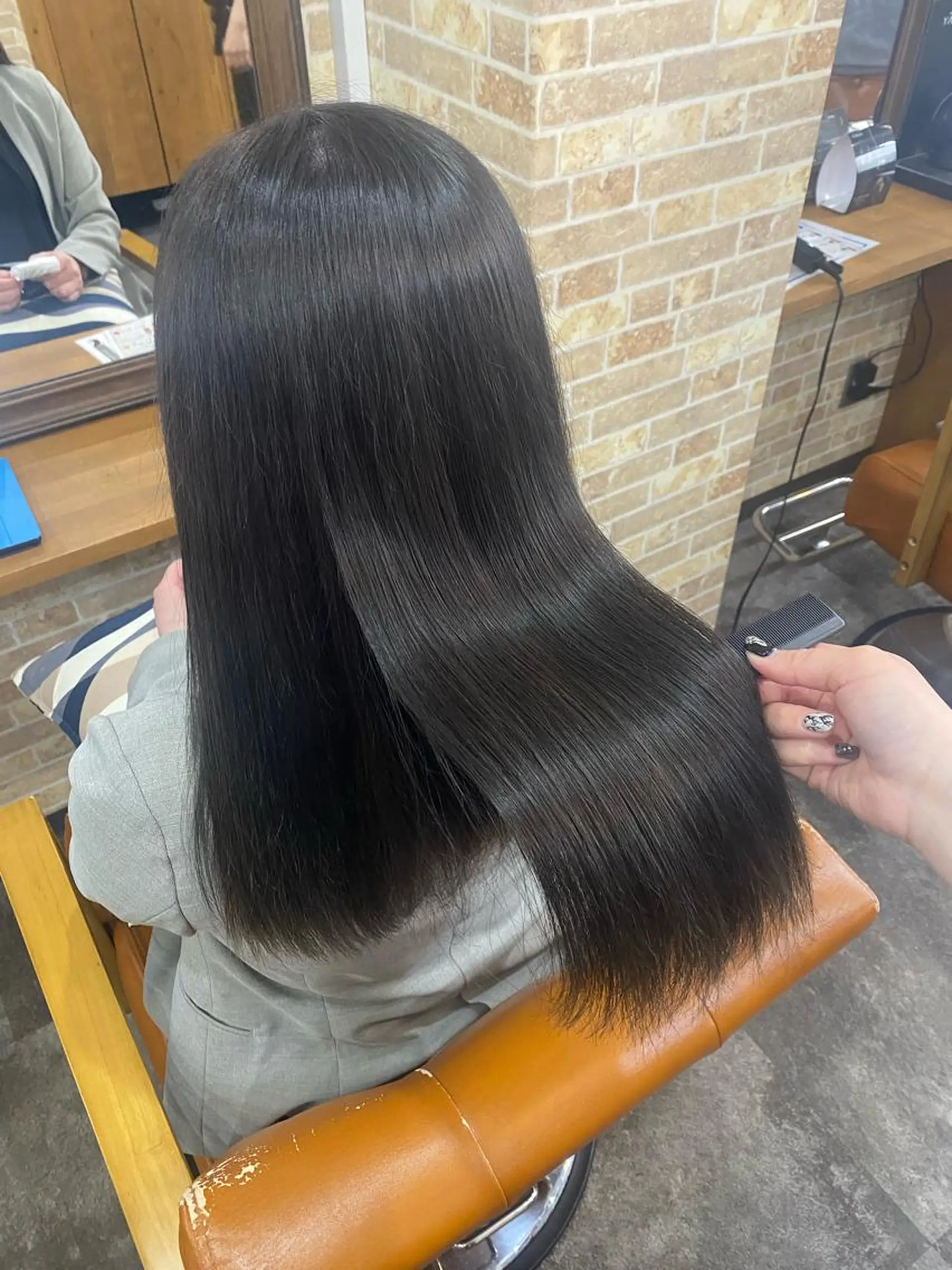 セミロング 髪質改善 🤍erikaのヘアスタイル