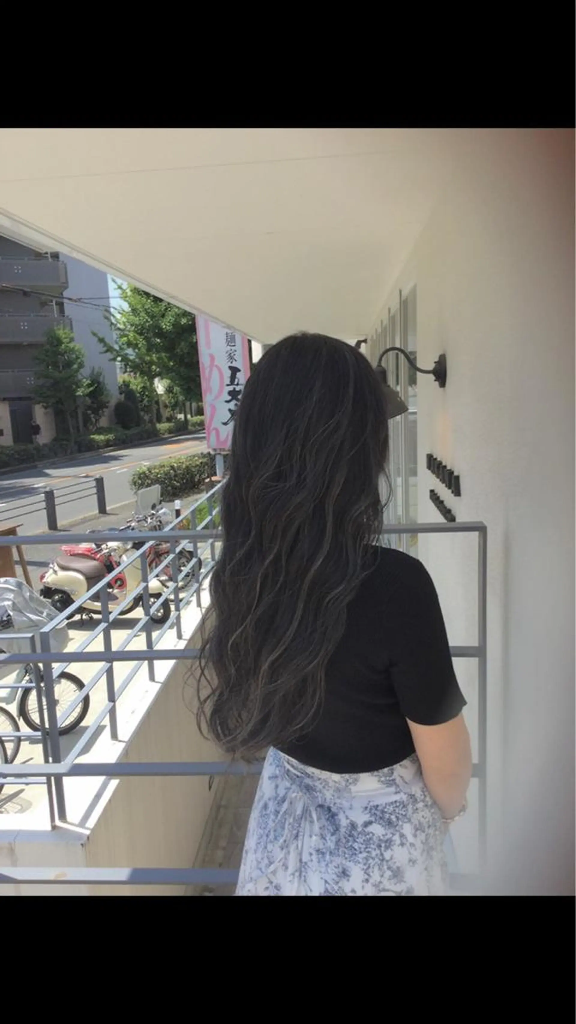 ロング カラー ブリーチ ハイライトカラー ハイライト カット ヘアカラー トリートメント 茨木市駅徒歩5分 小林龍之介のヘアスタイル
