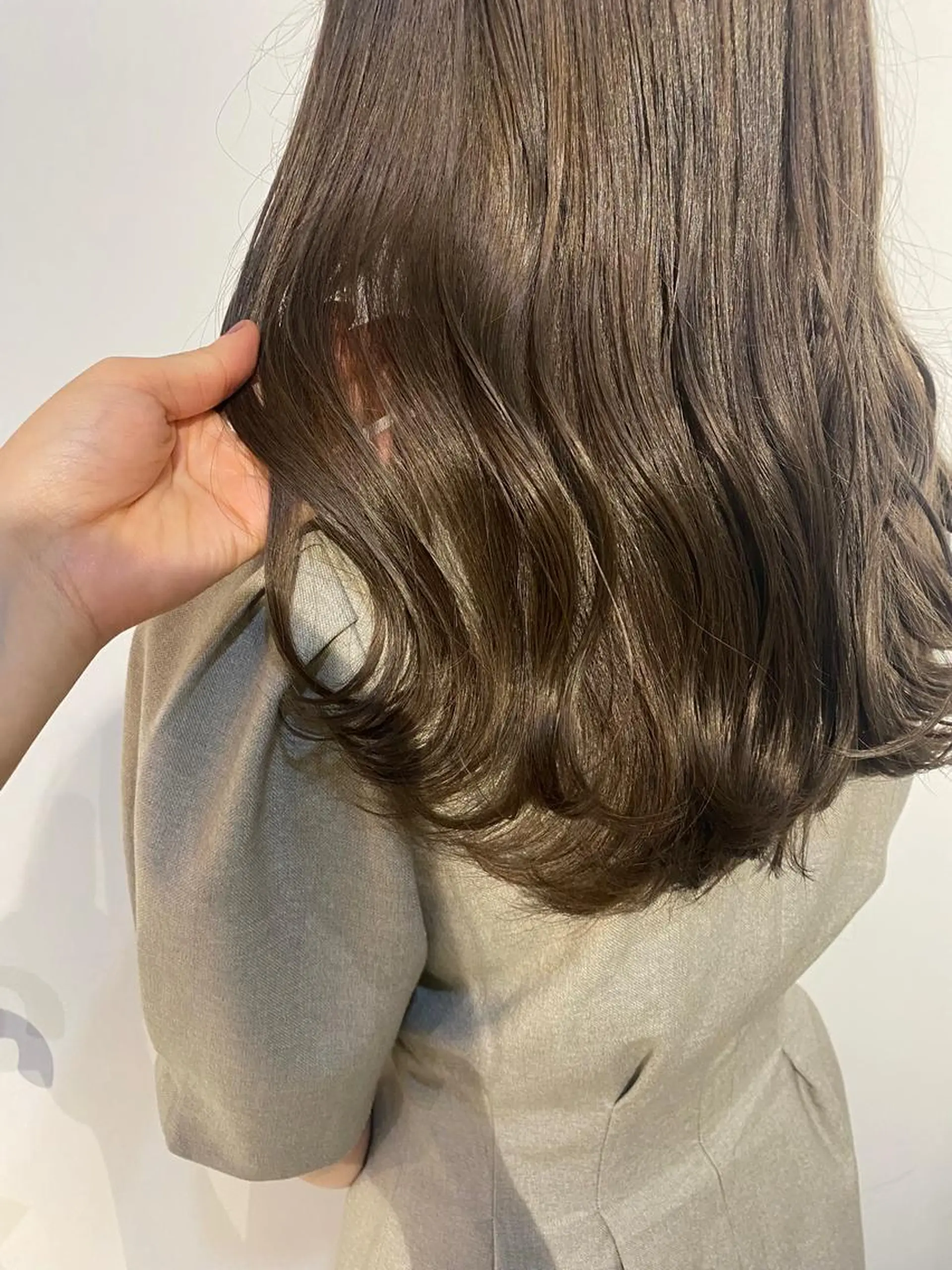 セミロング カラー カット ヘアカラー トリートメント ikeda shioriのヘアスタイル