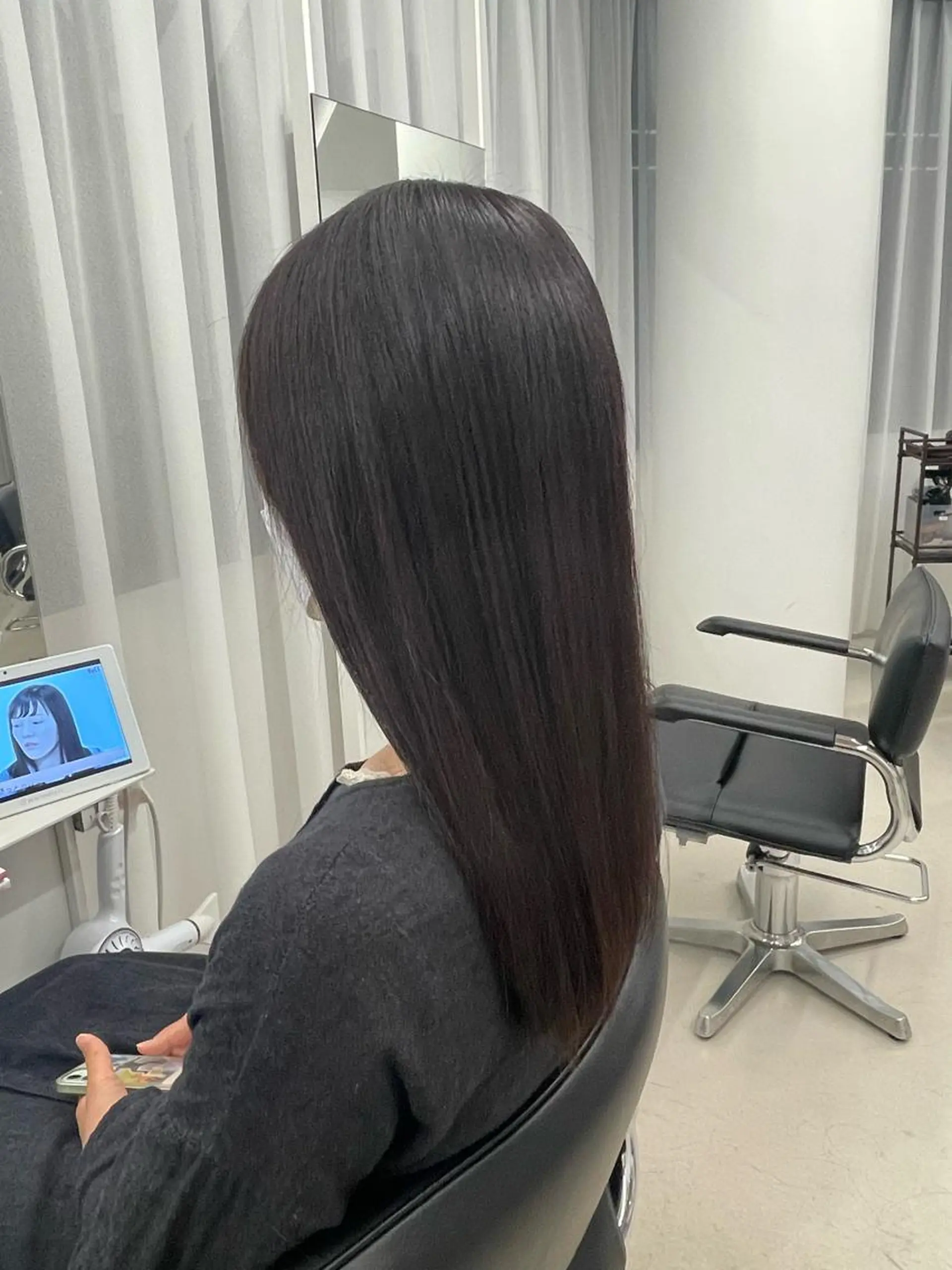 ロング カラー ヘアアレンジ カット ヘアカラー トリートメント リベルテ所属・♦️髪質改善韓国レイ ヤー♦️副店長のヘアスタイル