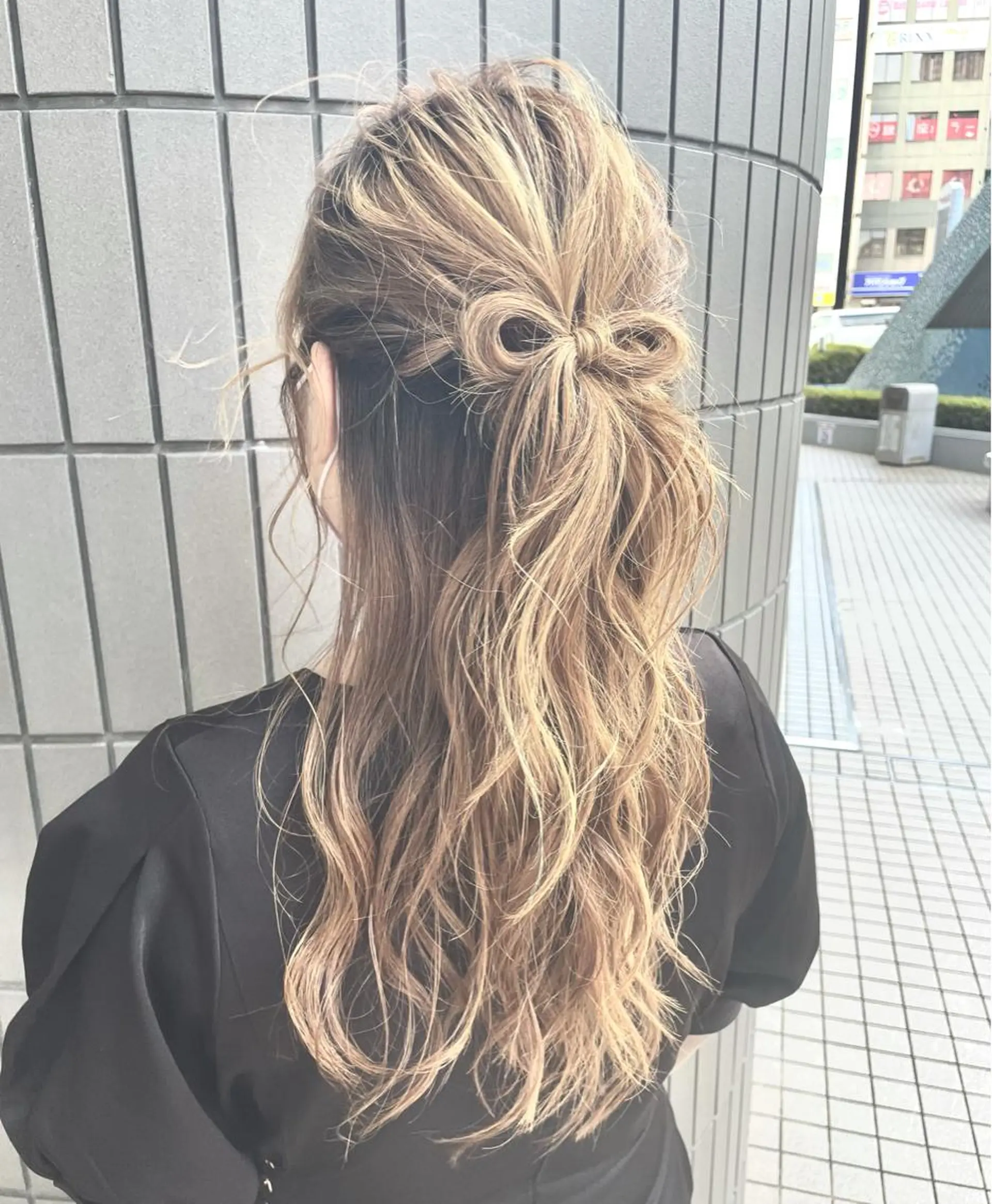 ヘアアレンジ ハーフアップ ヘアセット Modek's ASUKAのヘアスタイル
