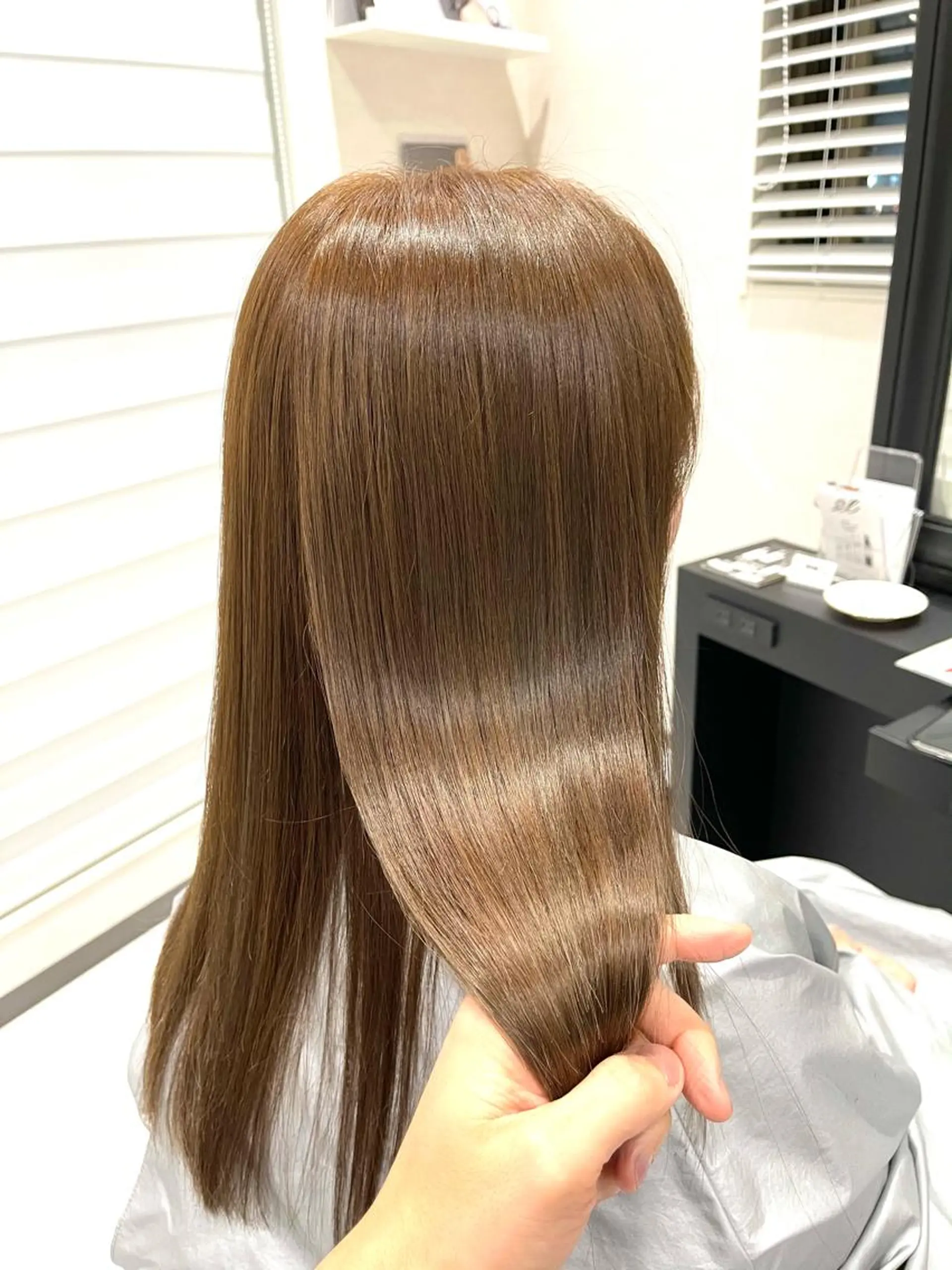 セミロング PERFECTION【パーフェクション】所属・N ミジーのヘアスタイル