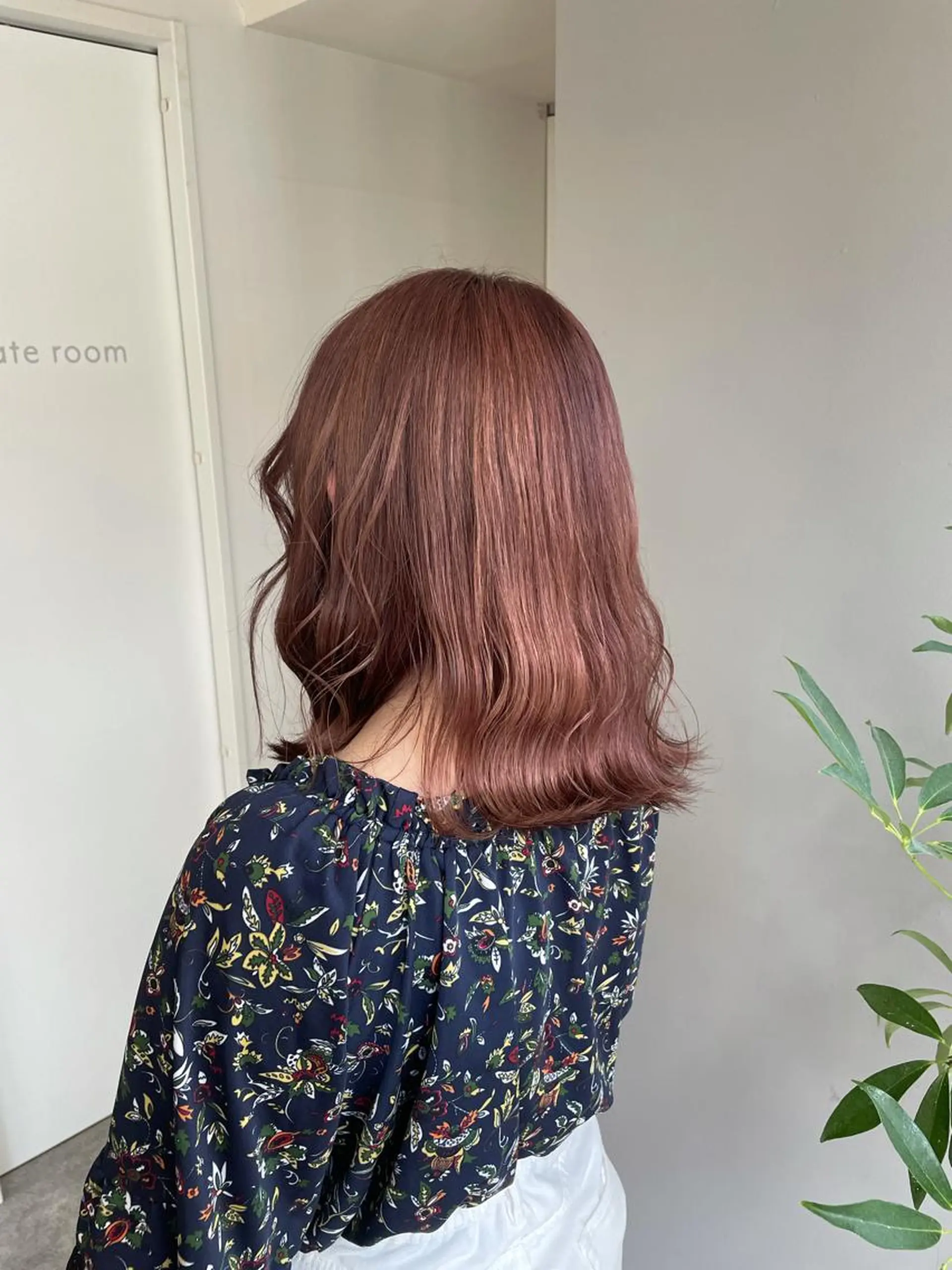 ミディアム ピンクブラウン ヘアカラー soyon心斎橋所属・♡透明感/艶カラー/ M a I ♡のヘアスタイル