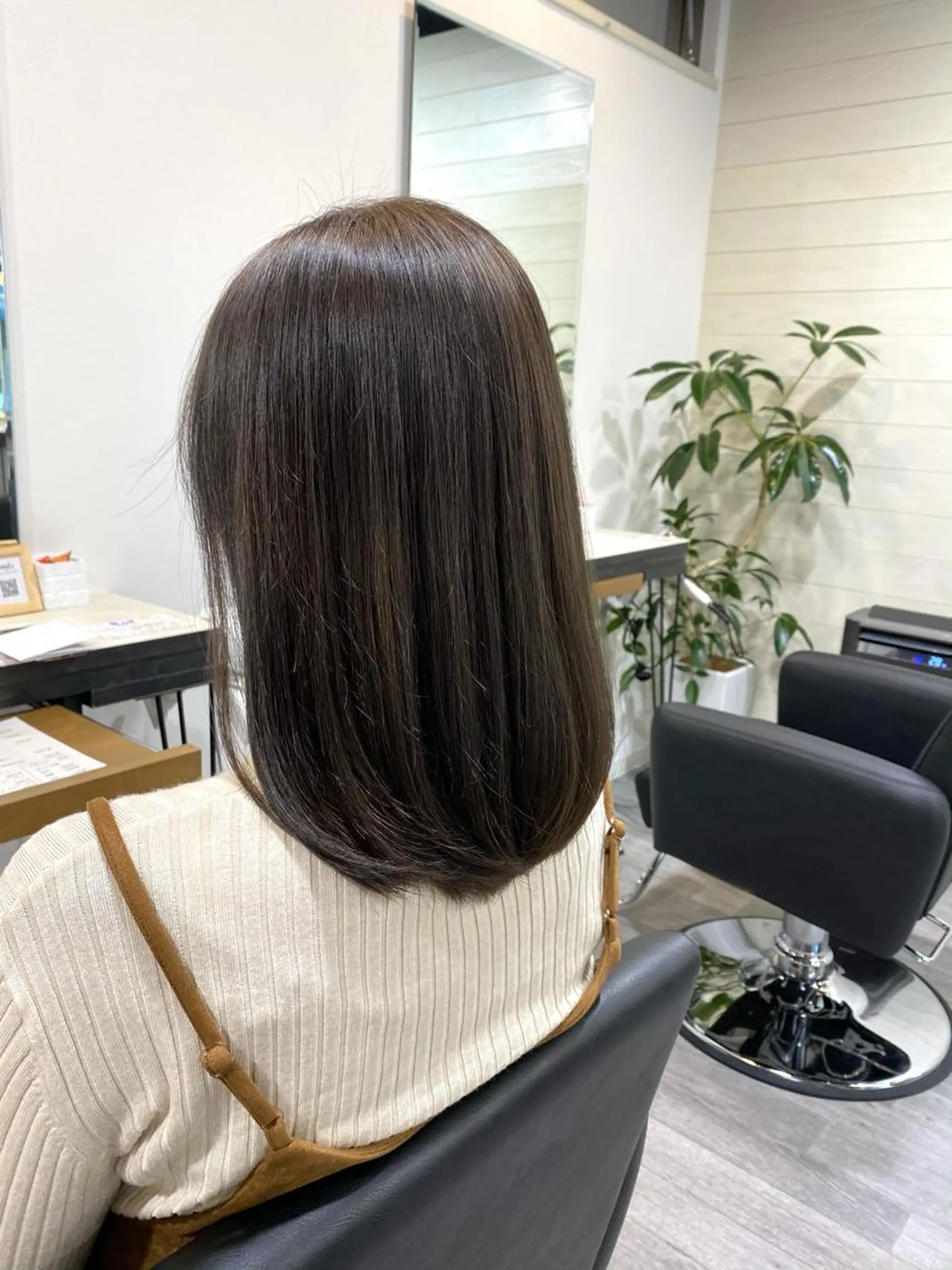 ミディアム カラー アディクシーカラー バレイヤージュ ブリーチ ケアブリーチ デザインカラー カット トリートメント unpeu hair  二条所属・先着1名様限定 カット無料のヘアスタイル
