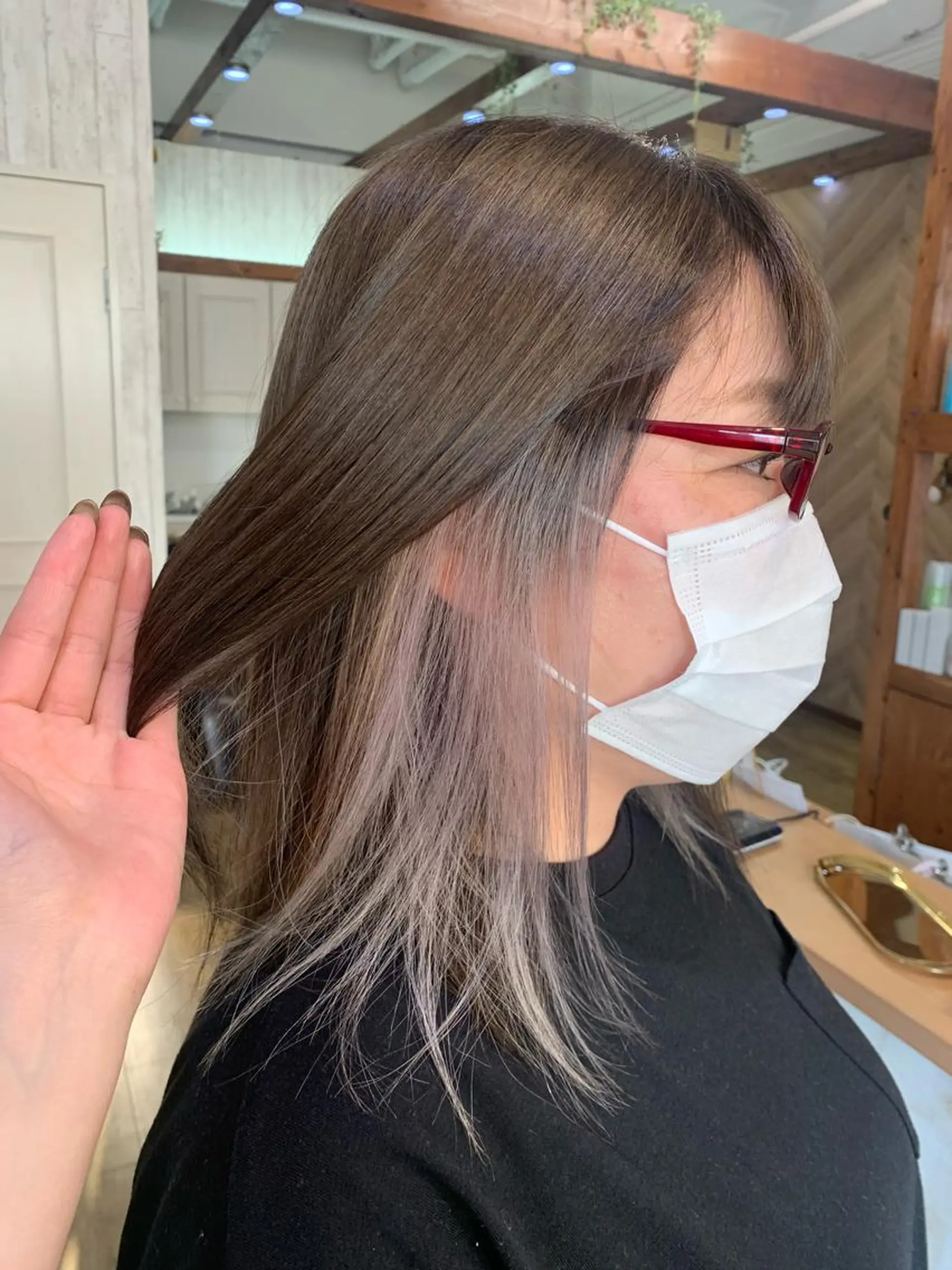 ミディアム カラー インナーカラー regalo 森重ユウのヘアスタイル