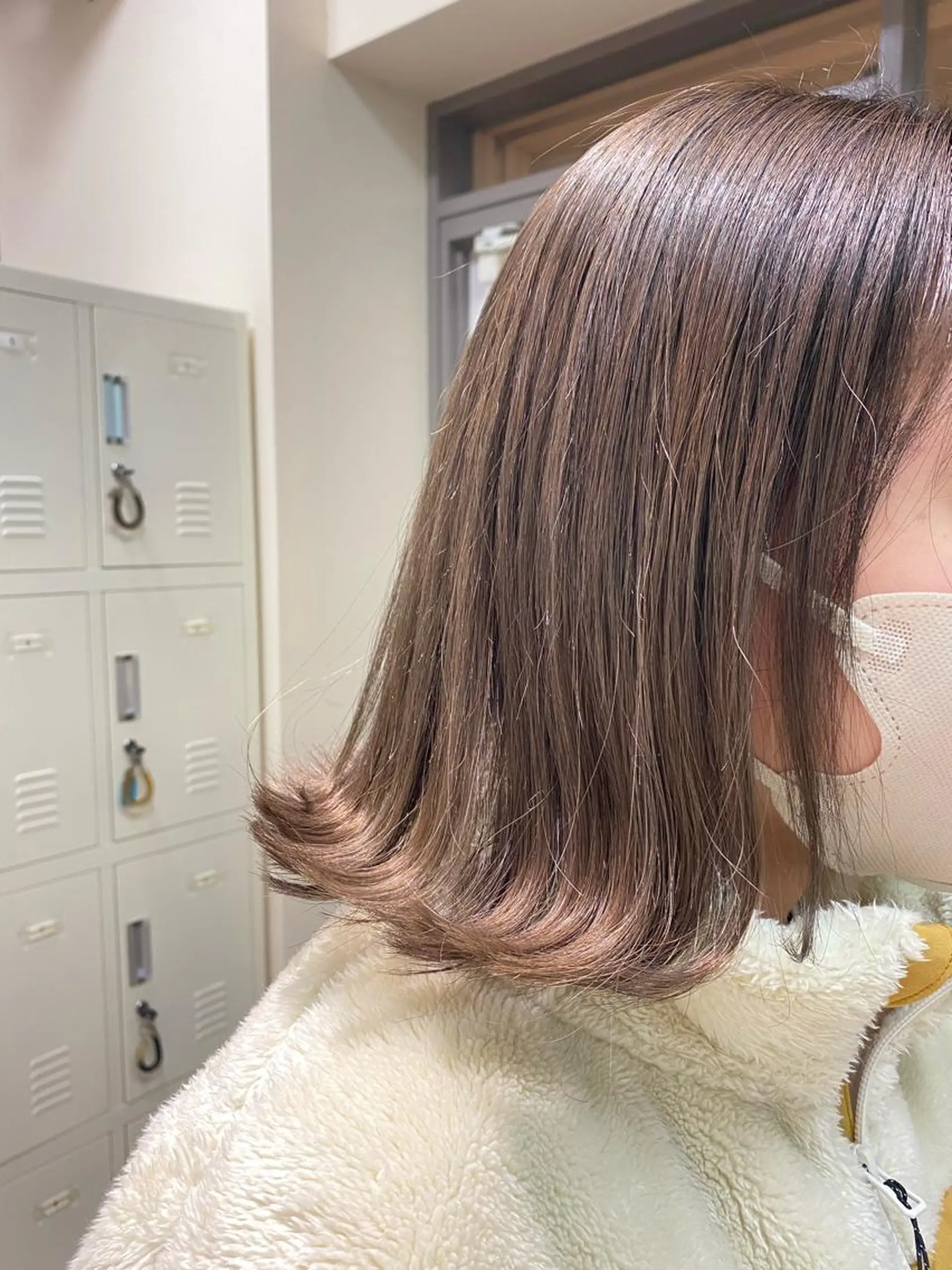 ミディアム カラー ベージュカラー 透明感カラー ハイトーンカラー ミルクティーベージュ 後藤 瀬奈のヘアスタイル