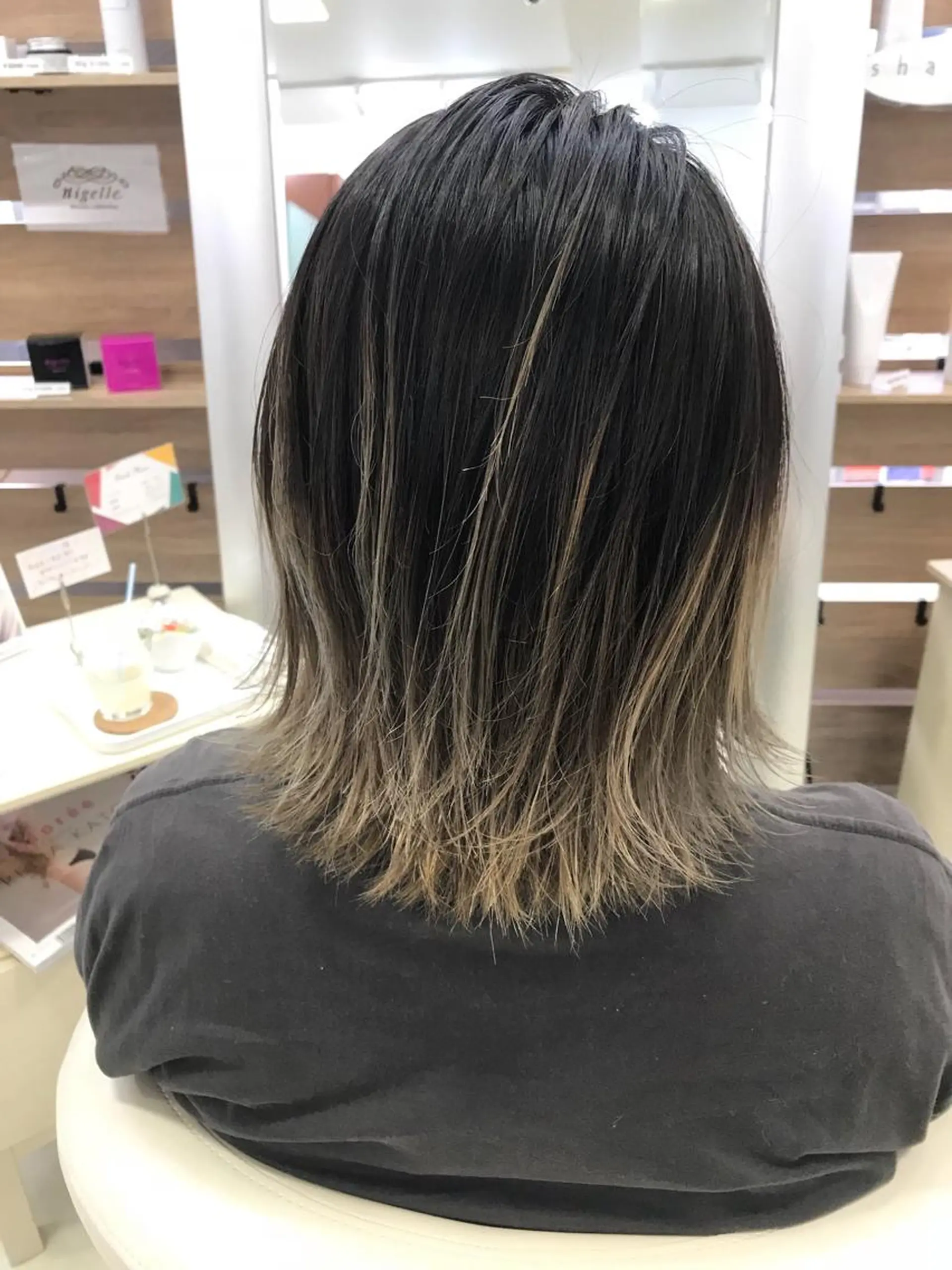 ミディアム レイヤーカット 💫カットはなんでも 得意です✂️のヘアスタイル
