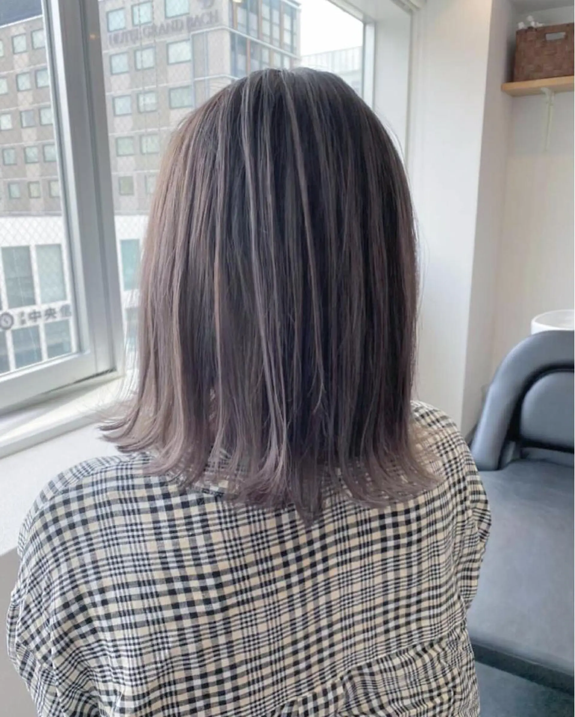 ミディアム カラー バレイヤージュ レイヤーカット JIL BLAN 京都所属・RU RIのヘアスタイル