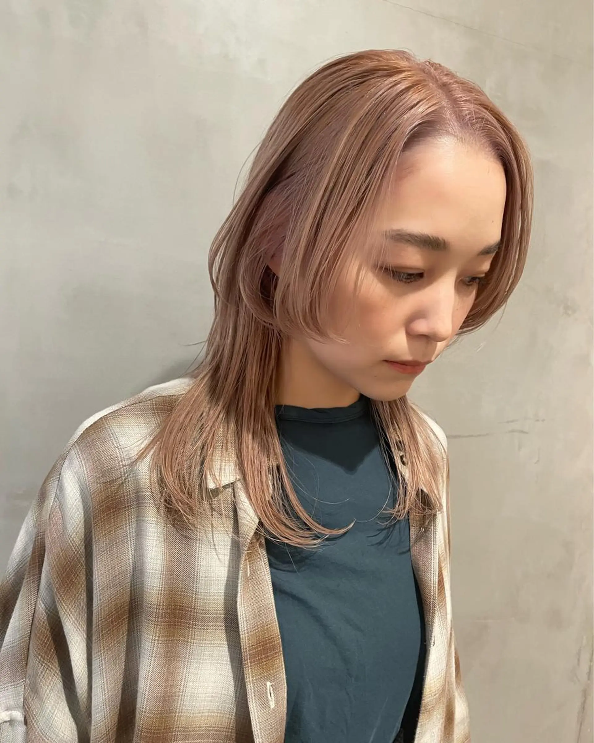 ミディアム カラー カット ヘアカラー トリートメント 優 作のヘアスタイル