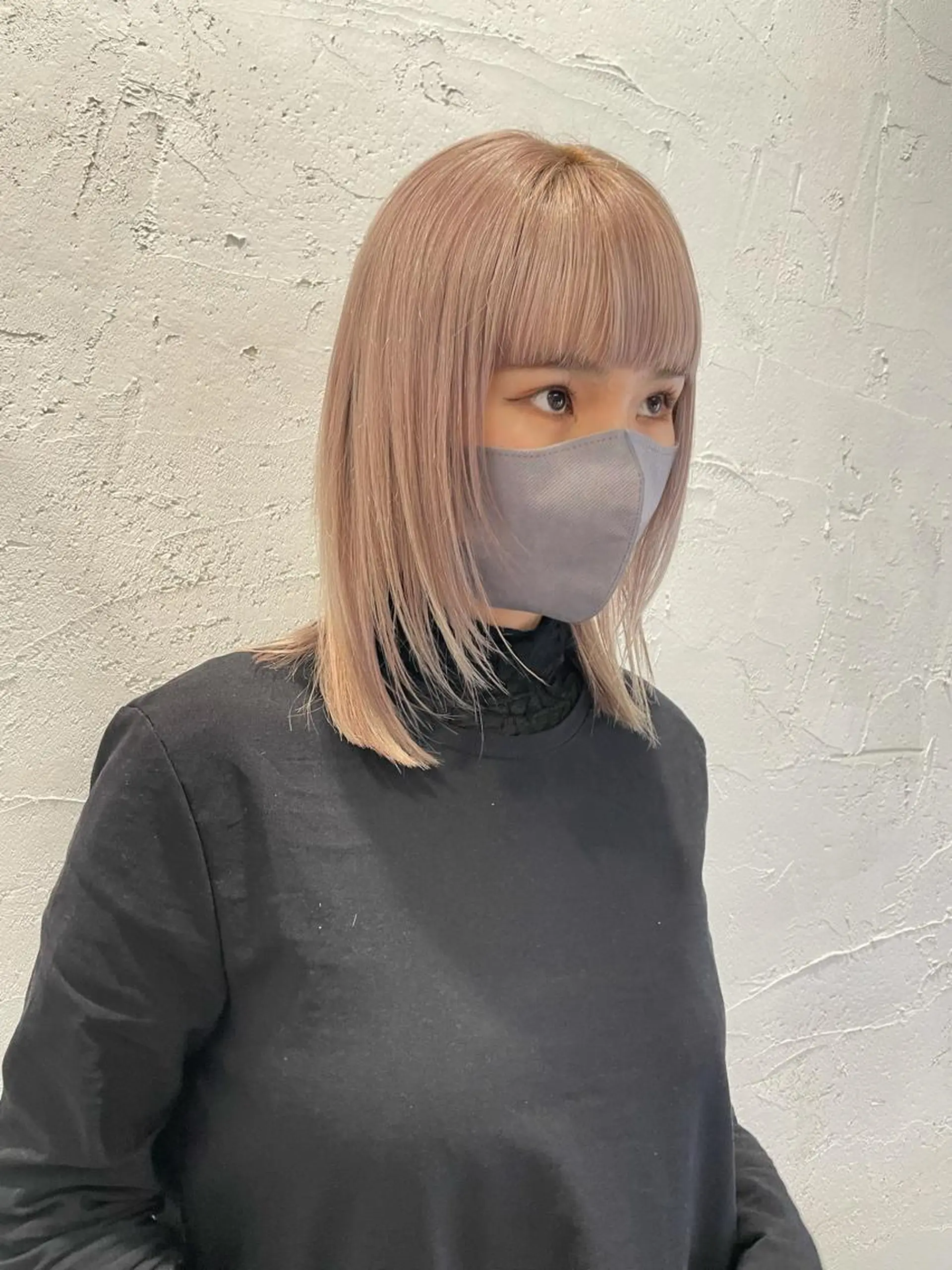 ミディアム カラー ベージュカラー ブリーチ ミルクティーベージュ 透明感カラー 大人グレージュ有村のヘアスタイル